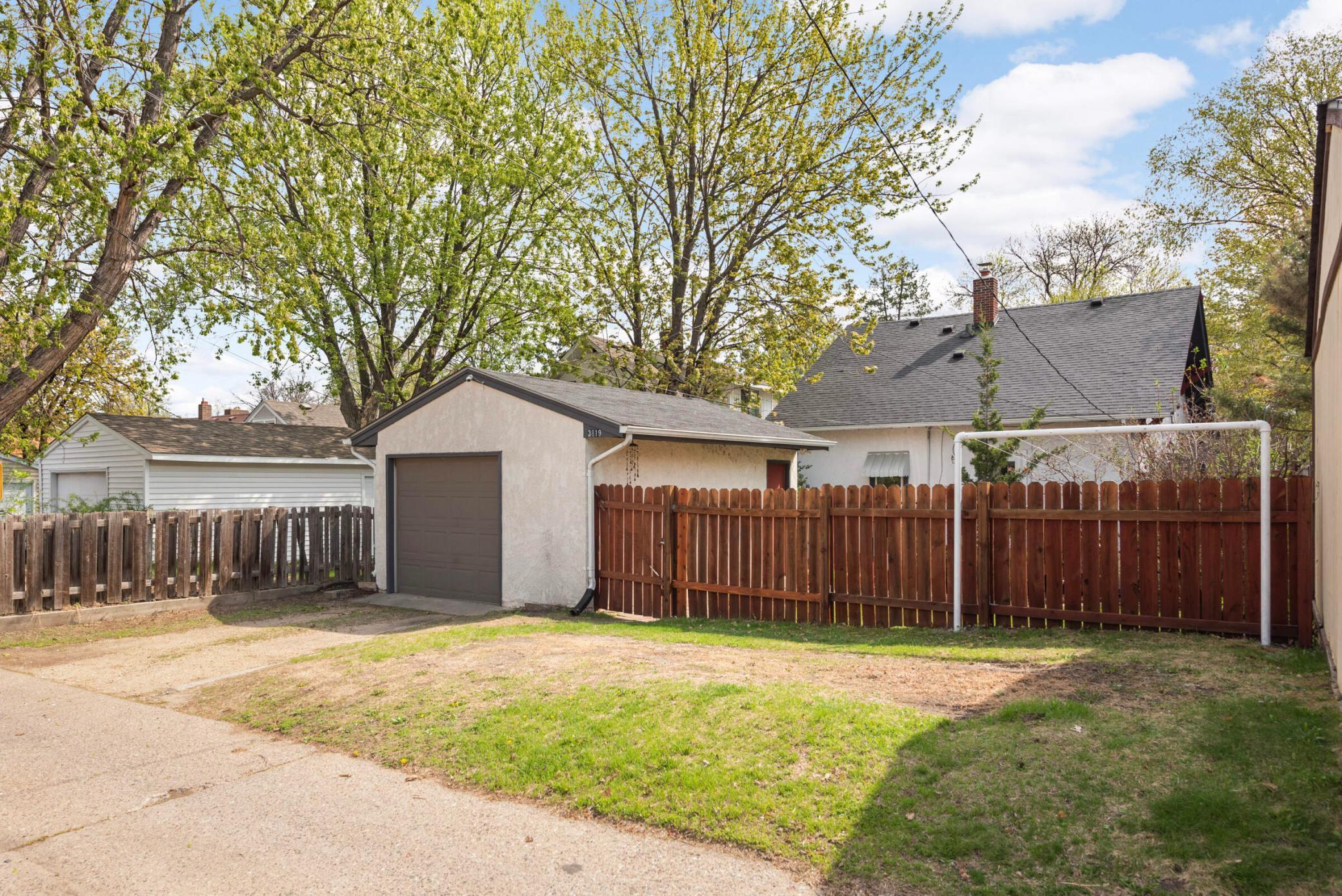 3819 Russell Avenue N