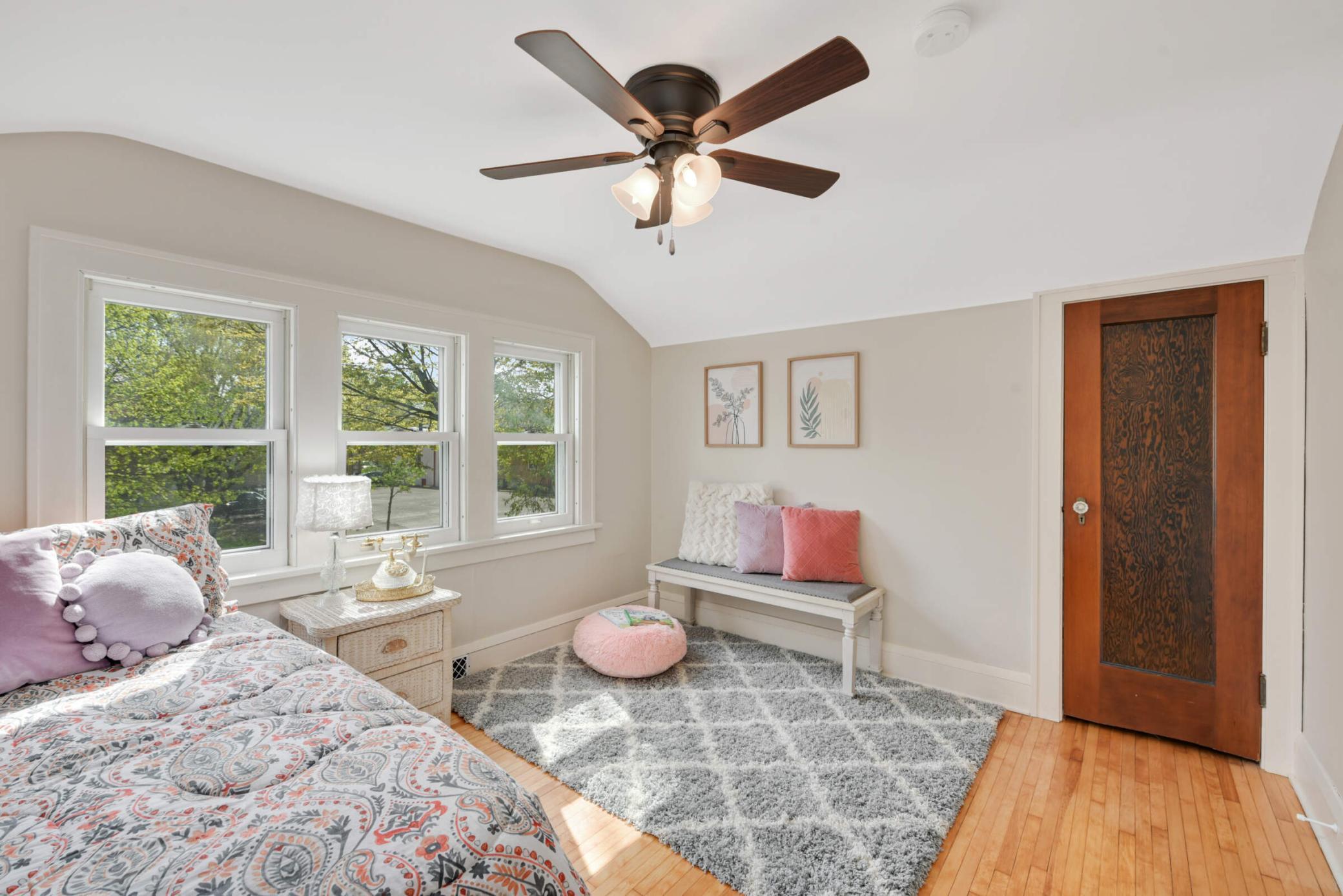 3819 Russell Avenue N