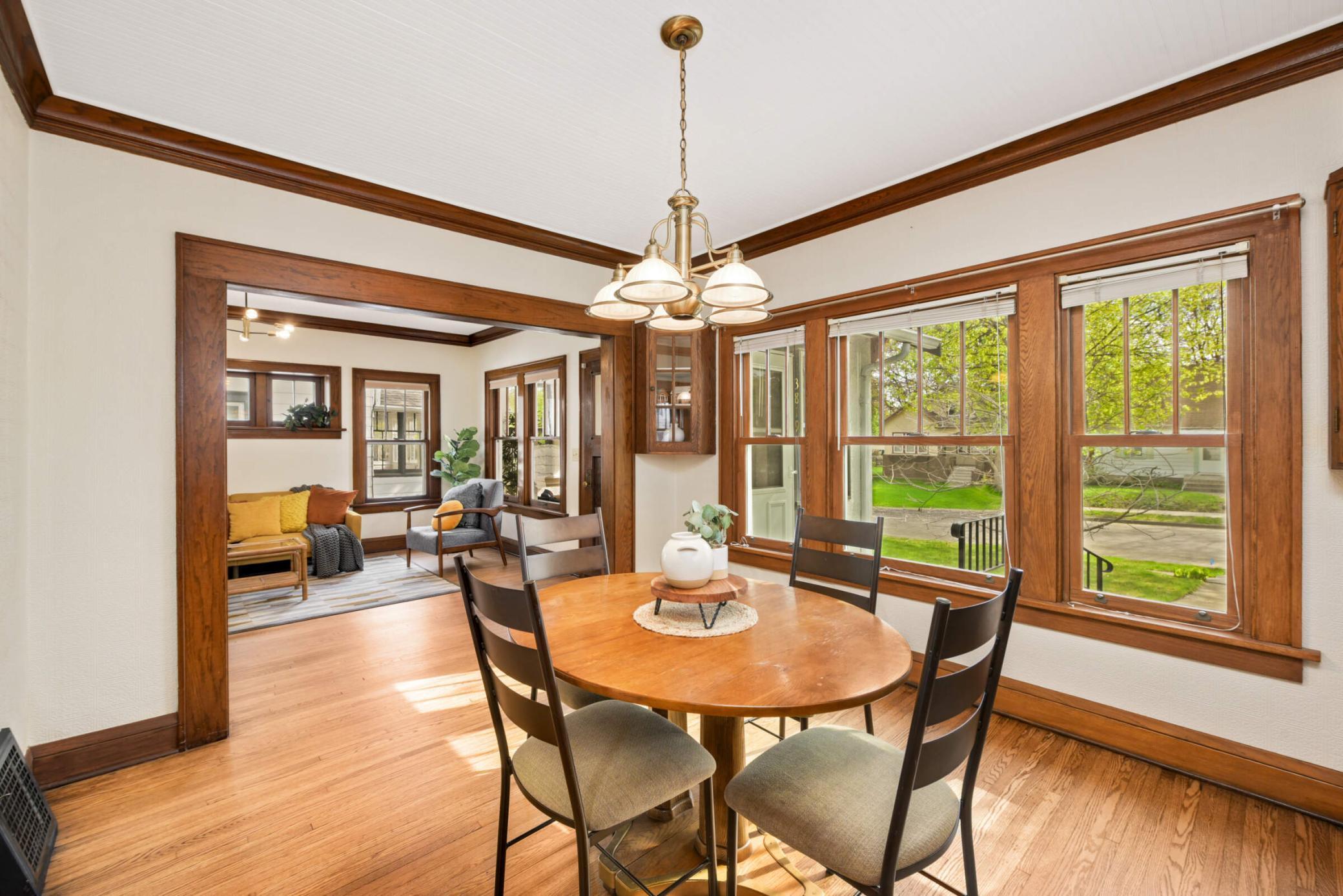 3819 Russell Avenue N