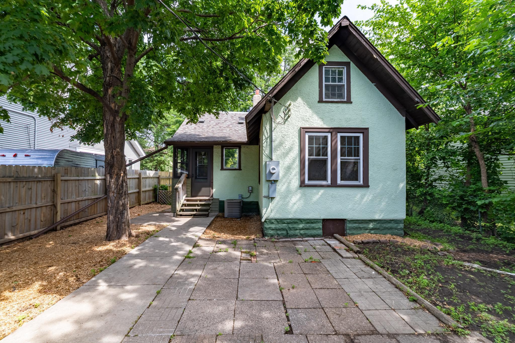 1050 Sherburne Avenue