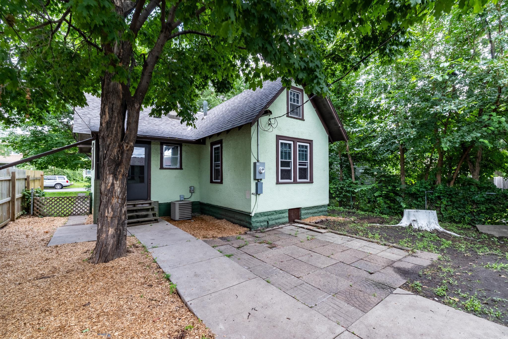 1050 Sherburne Avenue