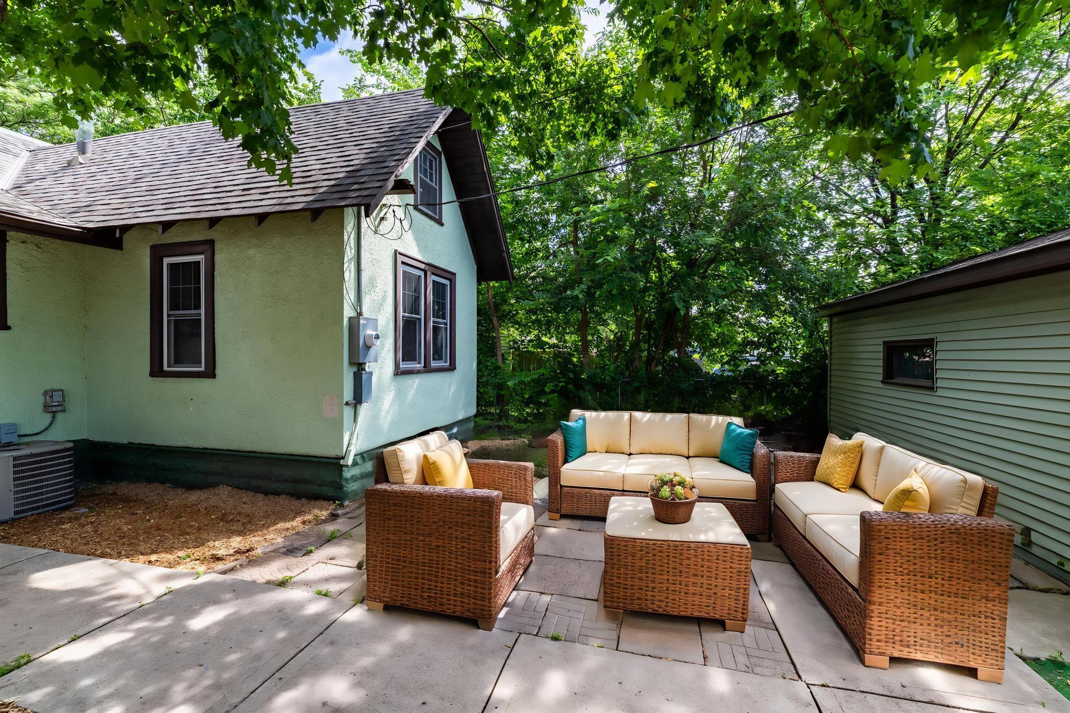 1050 Sherburne Avenue