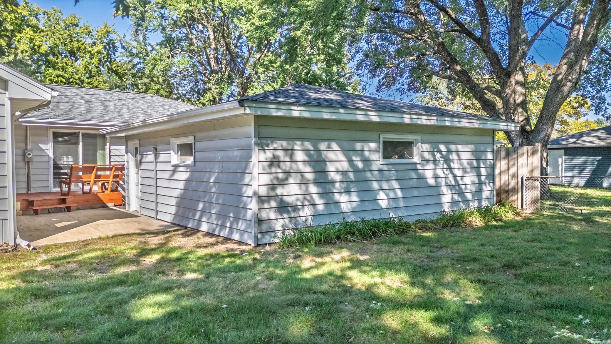 1913 E 86 1/2 Street