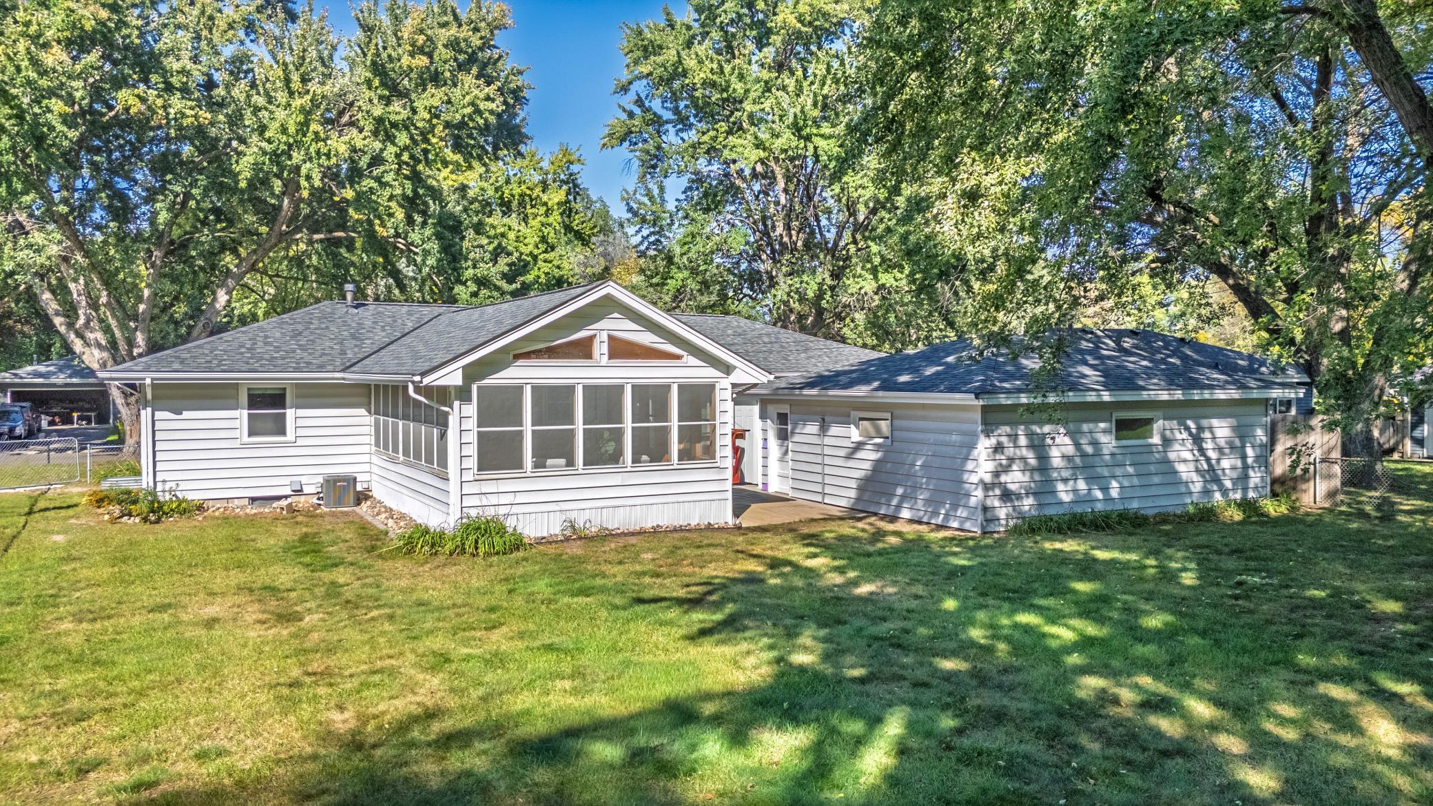 1913 E 86 1/2 Street
