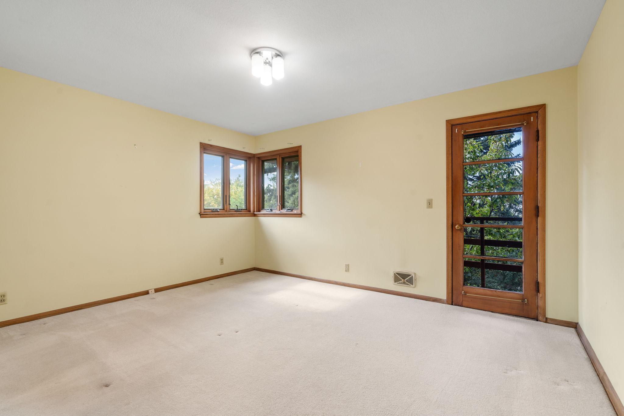 5246 Fillmore Street NE