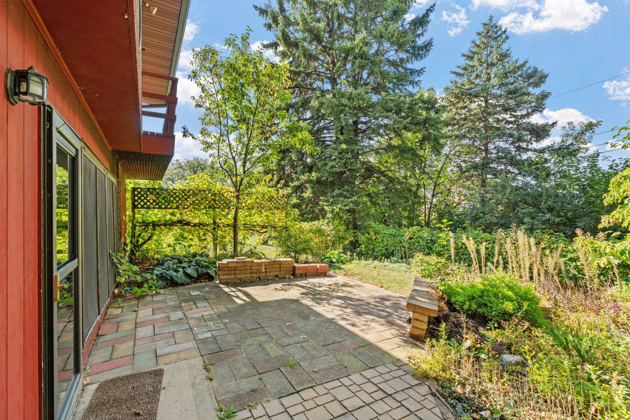 5246 Fillmore Street NE