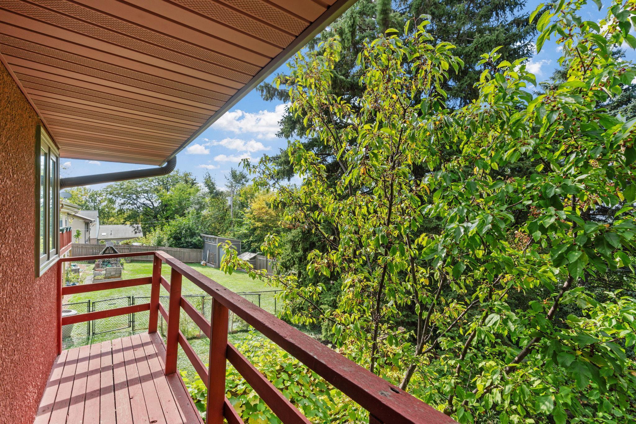 5246 Fillmore Street NE