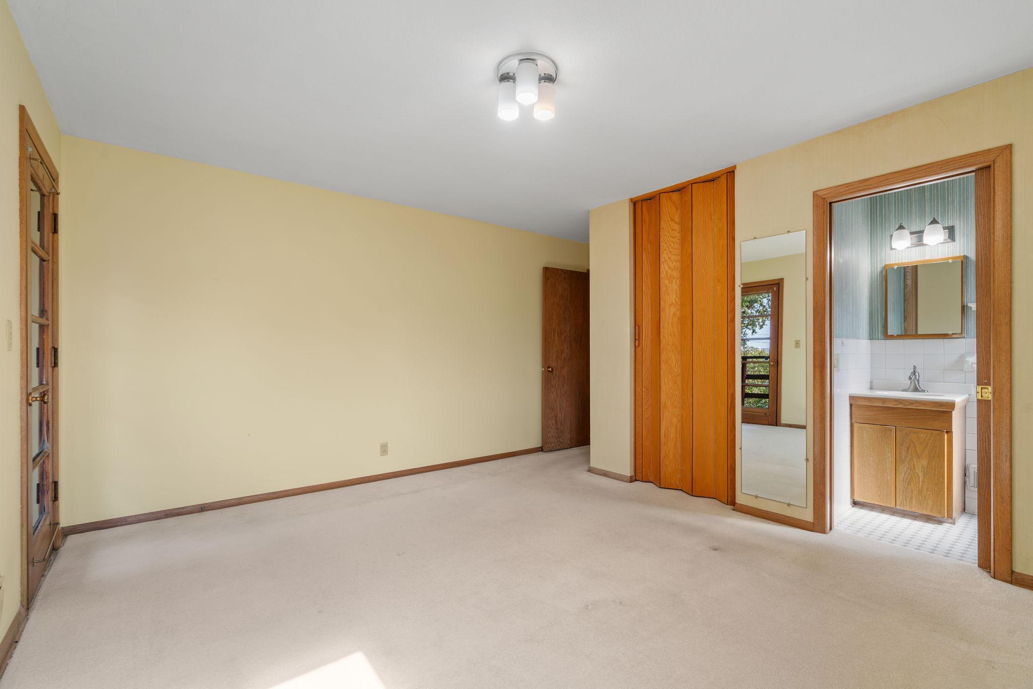 5246 Fillmore Street NE