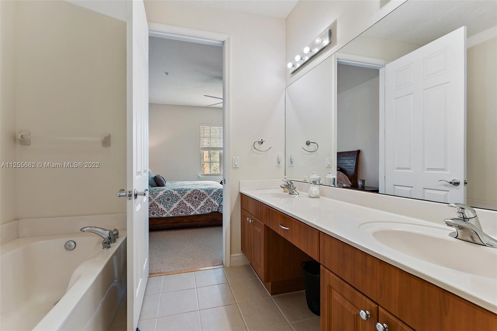 108 Jesup Ln Unit: 108