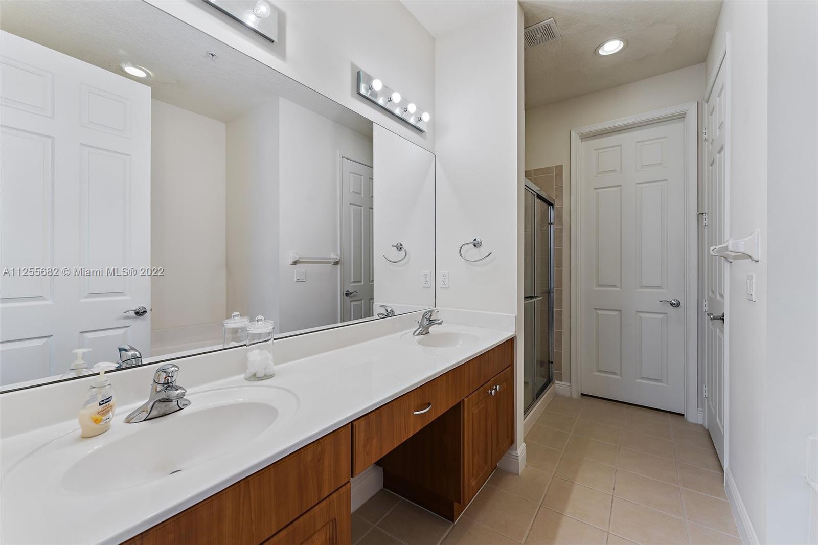 108 Jesup Ln Unit: 108