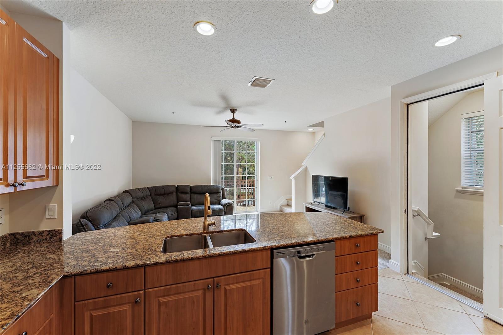 108 Jesup Ln Unit: 108