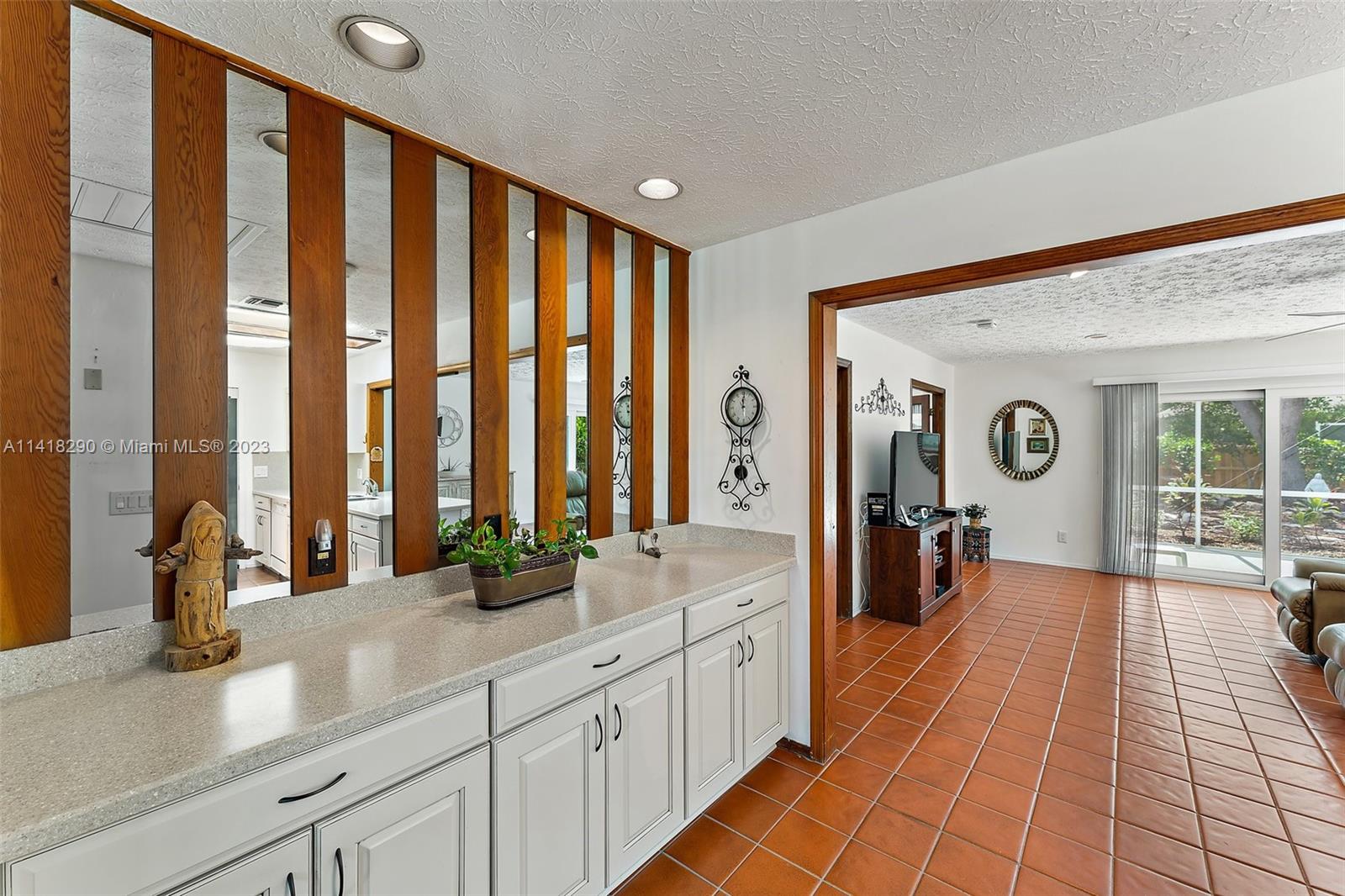 1966 SE Benedictine St