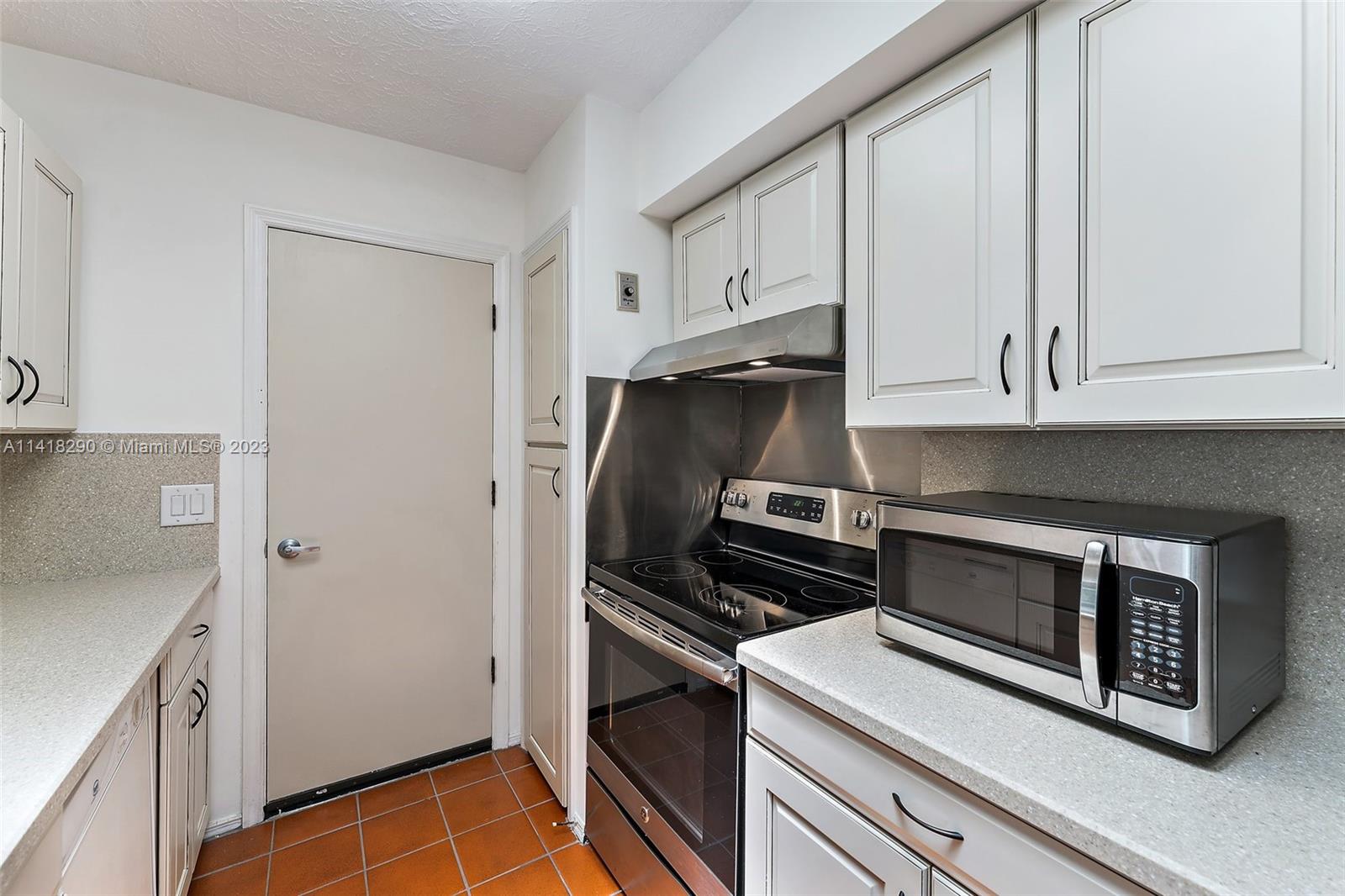 1966 SE Benedictine St