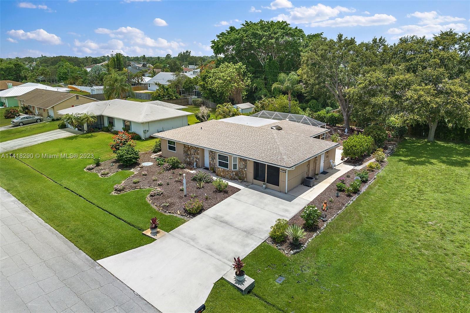 1966 SE Benedictine St