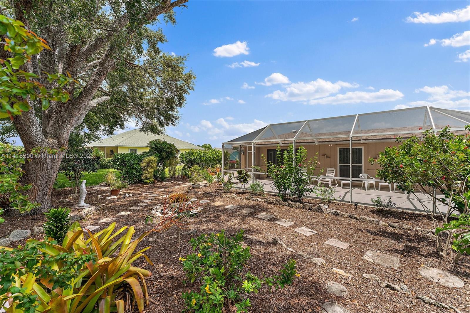 1966 SE Benedictine St