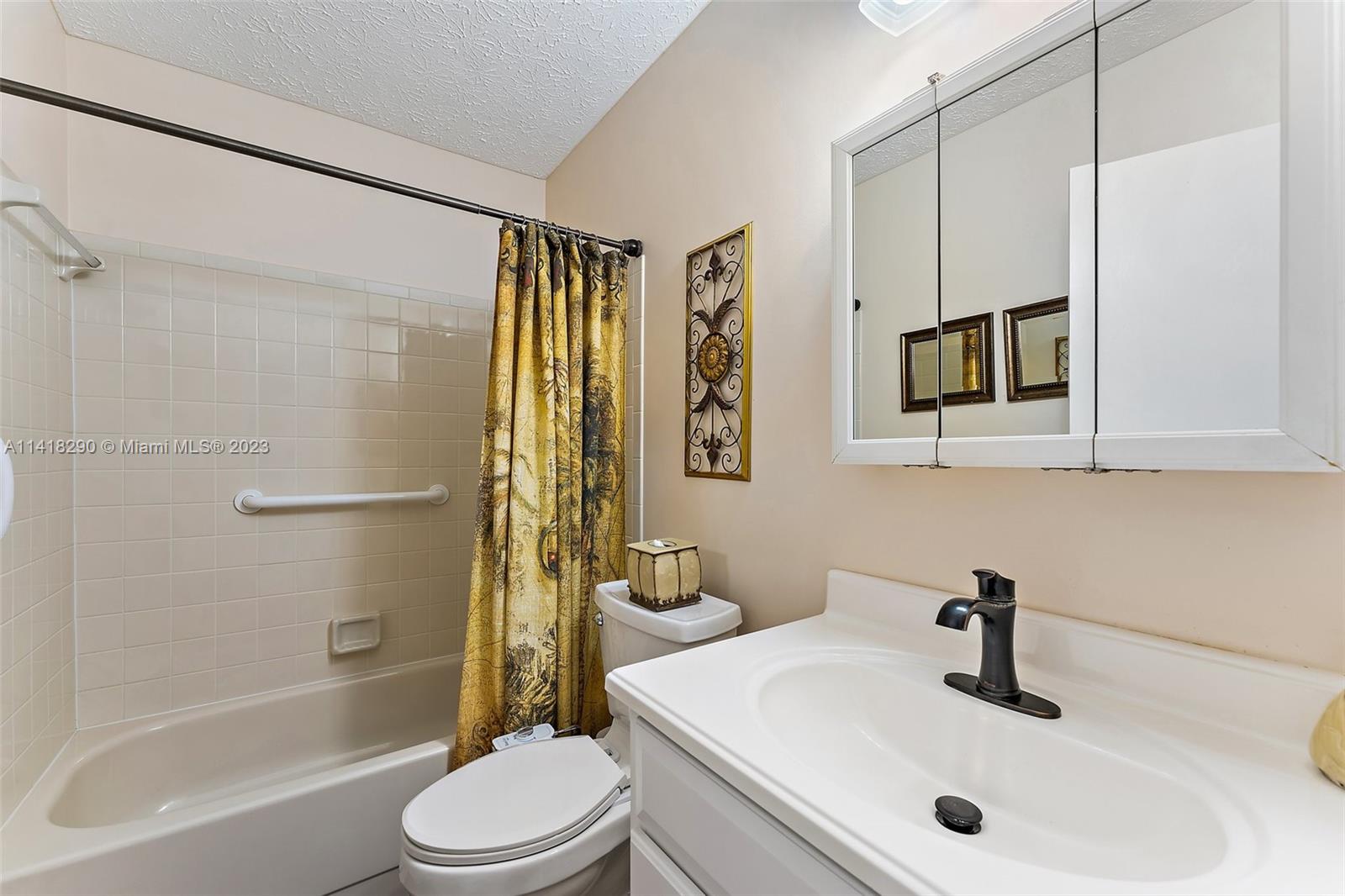 1966 SE Benedictine St