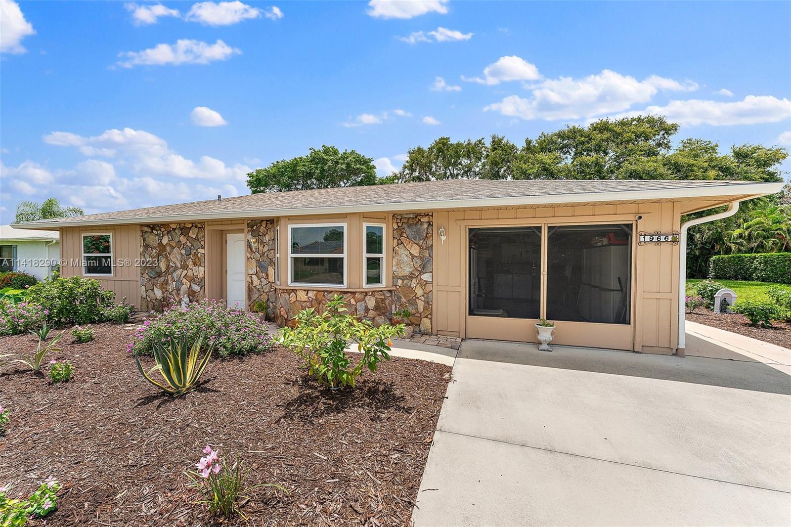 1966 SE Benedictine St