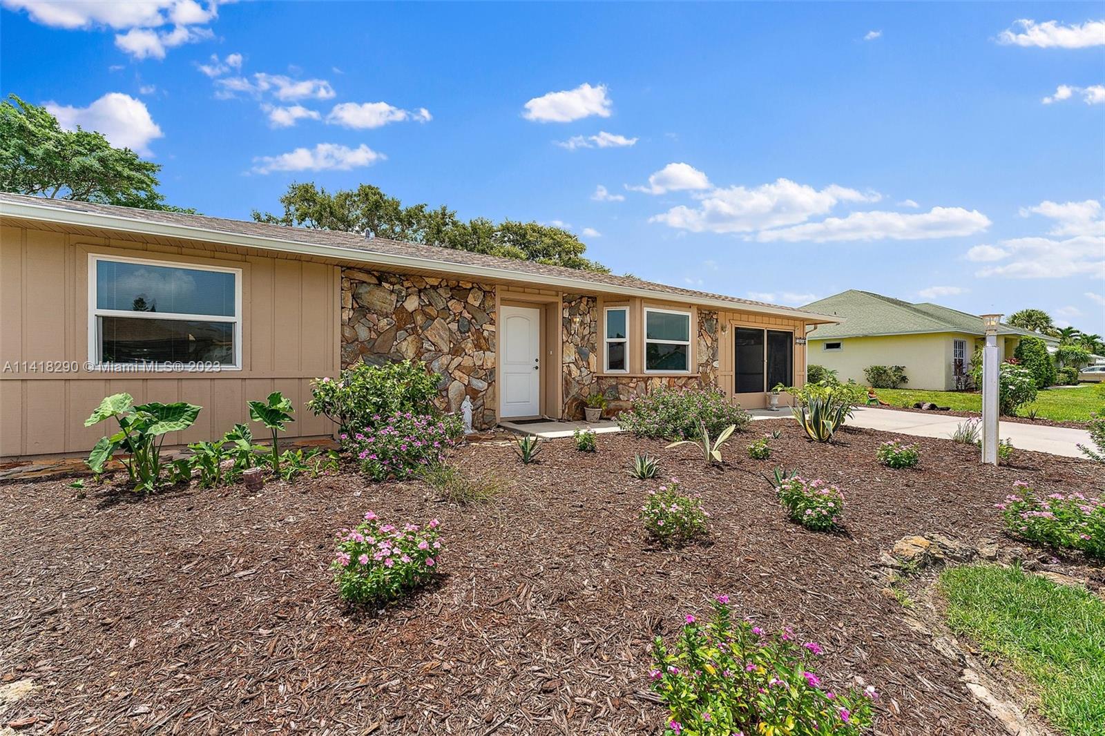 1966 SE Benedictine St