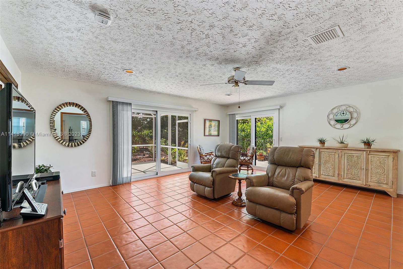 1966 SE Benedictine St