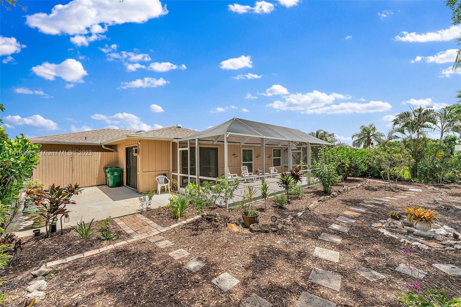 1966 SE Benedictine St