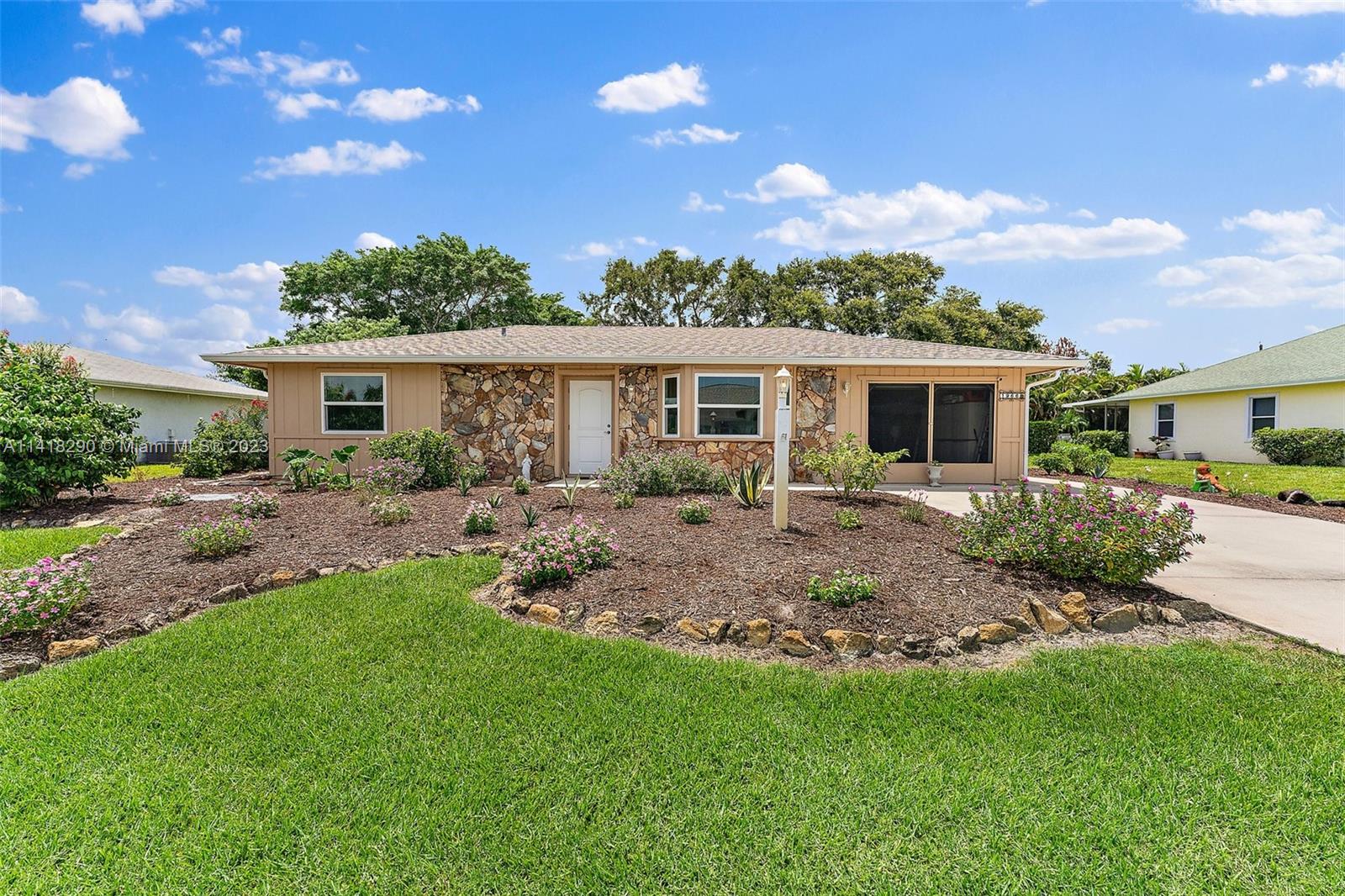 1966 SE Benedictine St