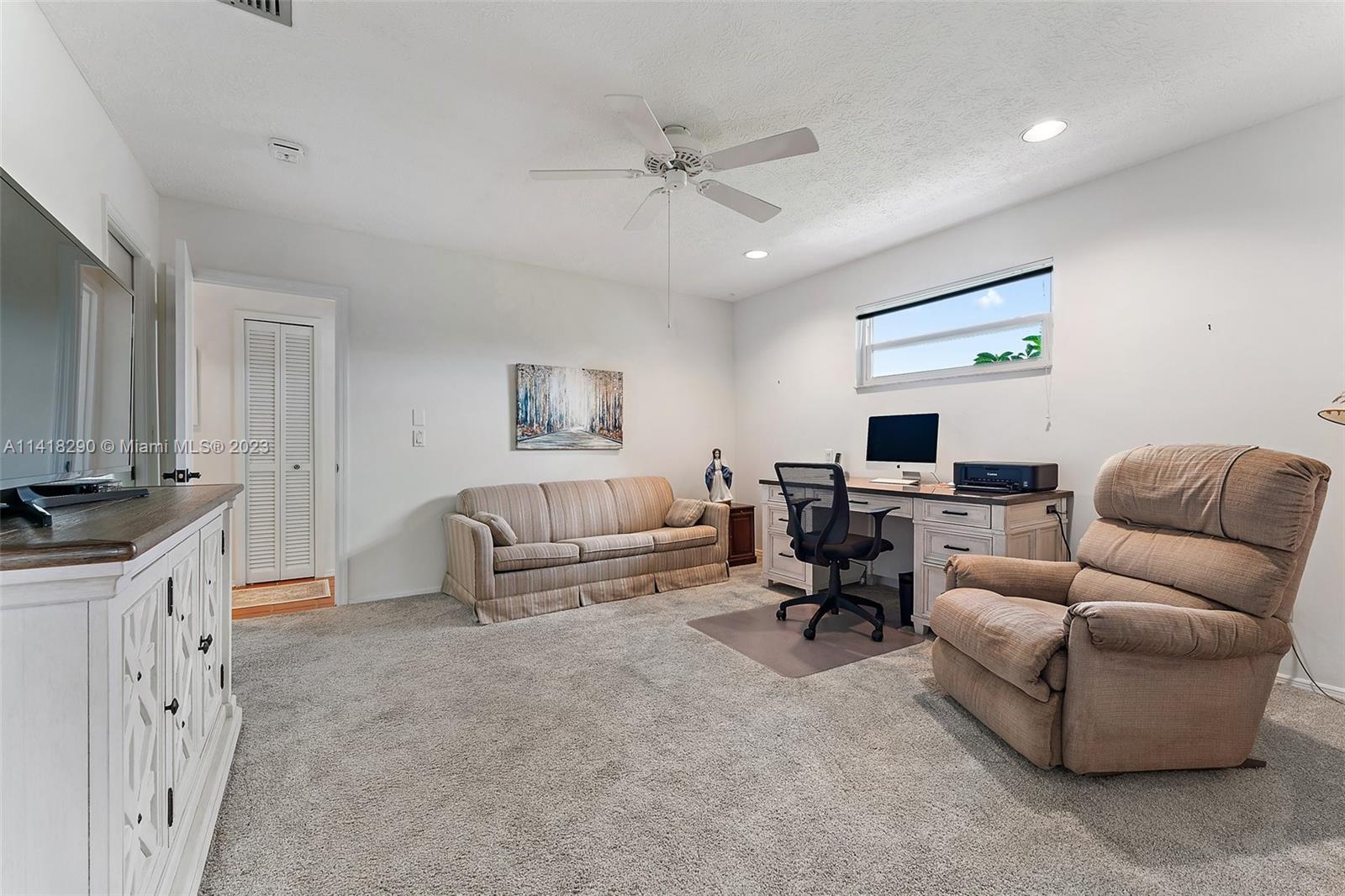 1966 SE Benedictine St