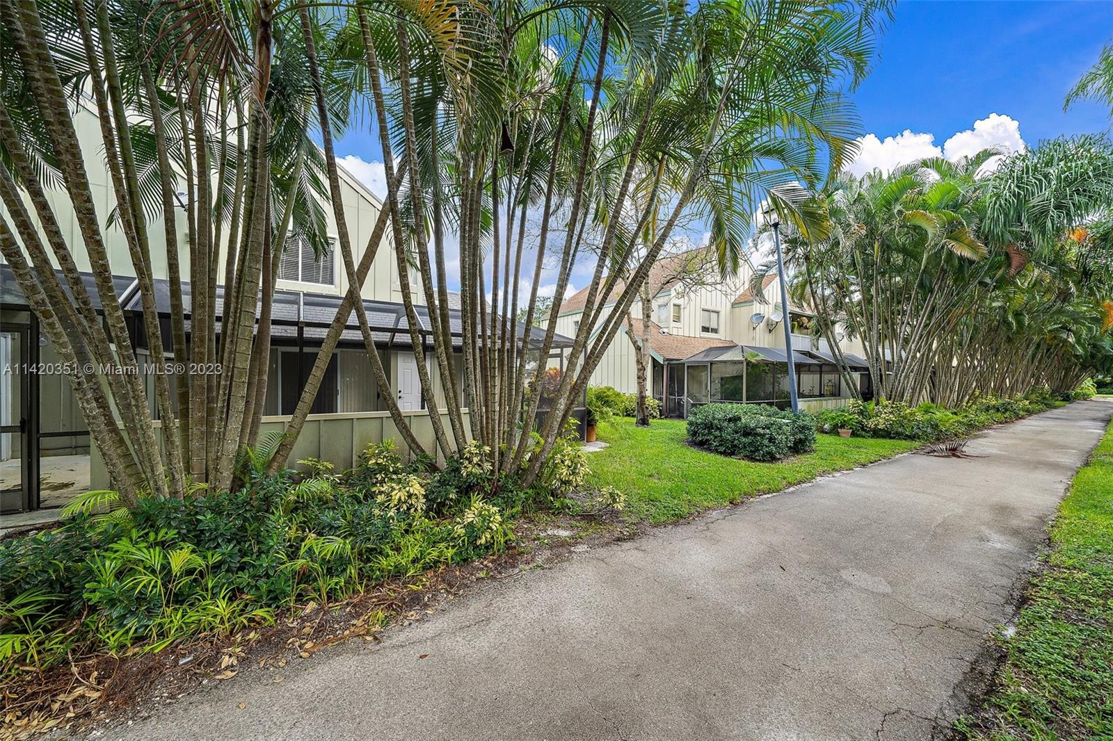 6351 Riverwalk Ln Unit: 4