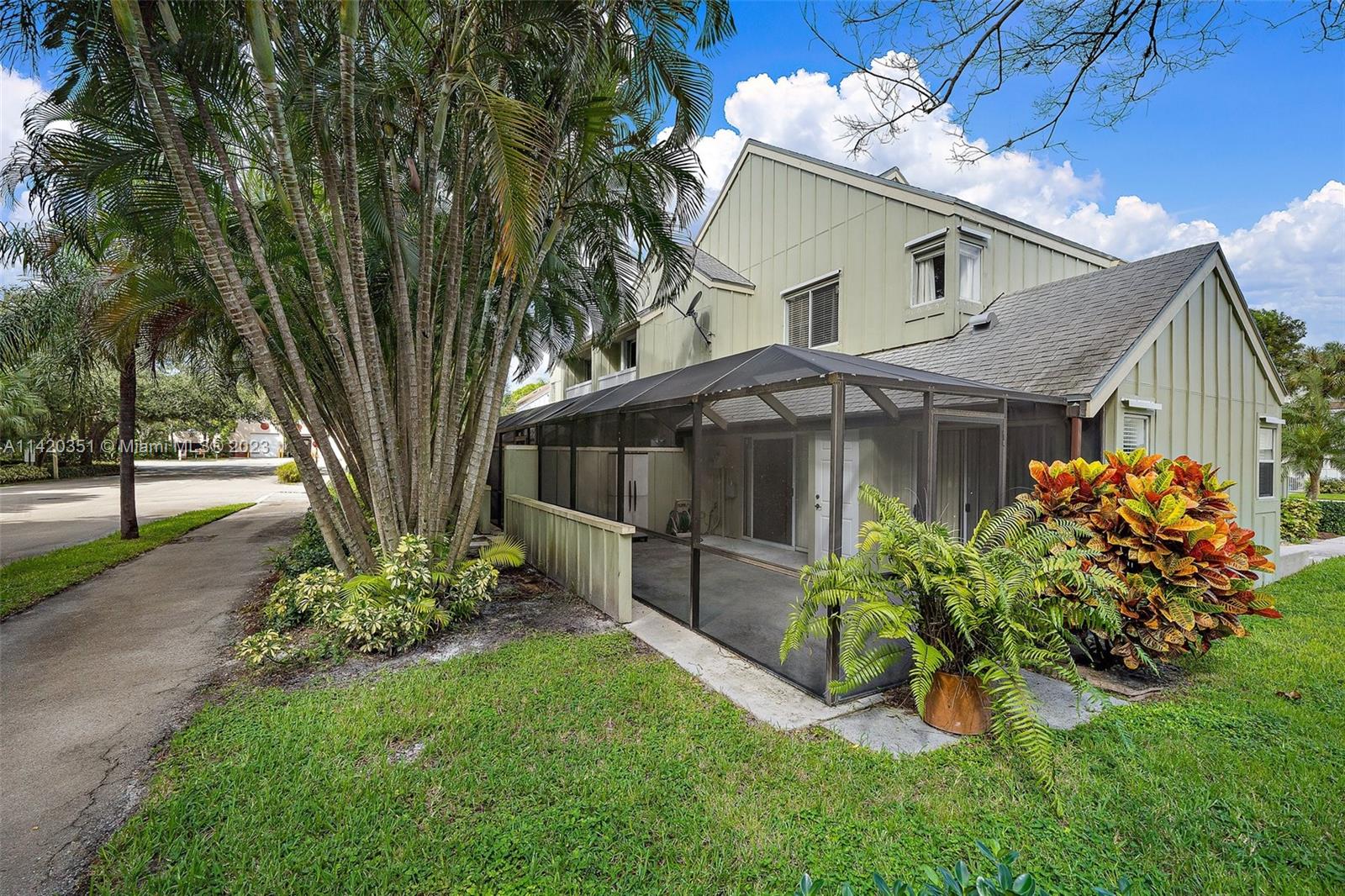 6351 Riverwalk Ln Unit: 4