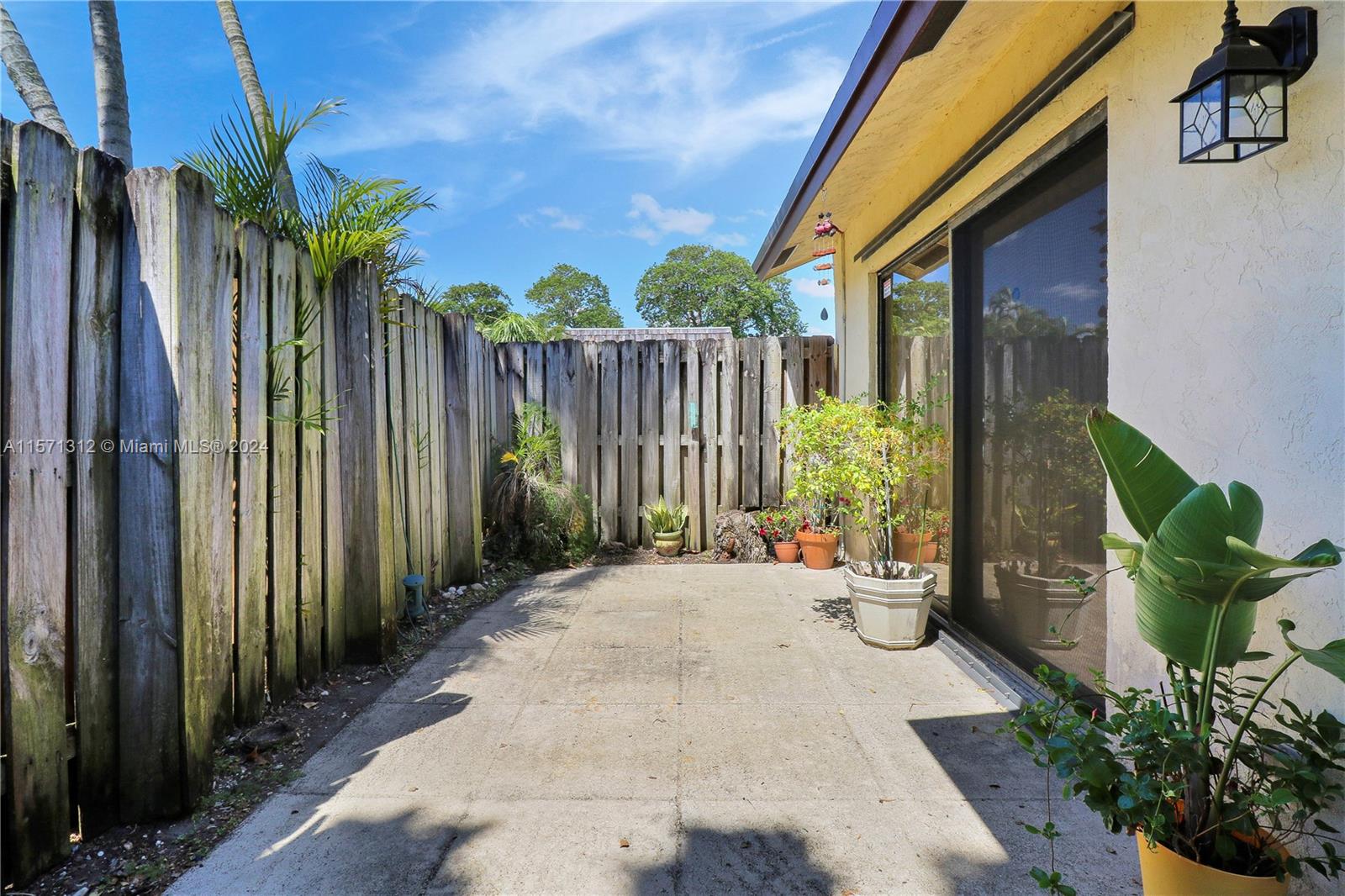 513 Springdale Cir # 513