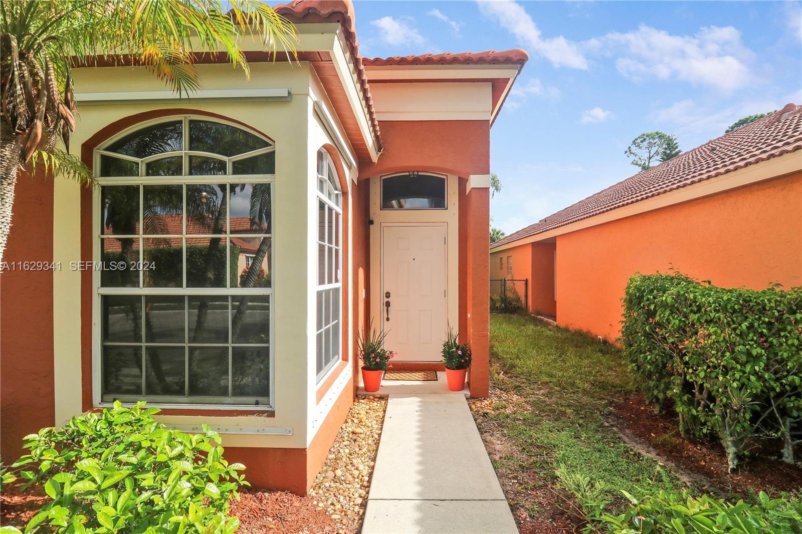 2038 Bonisle Circle