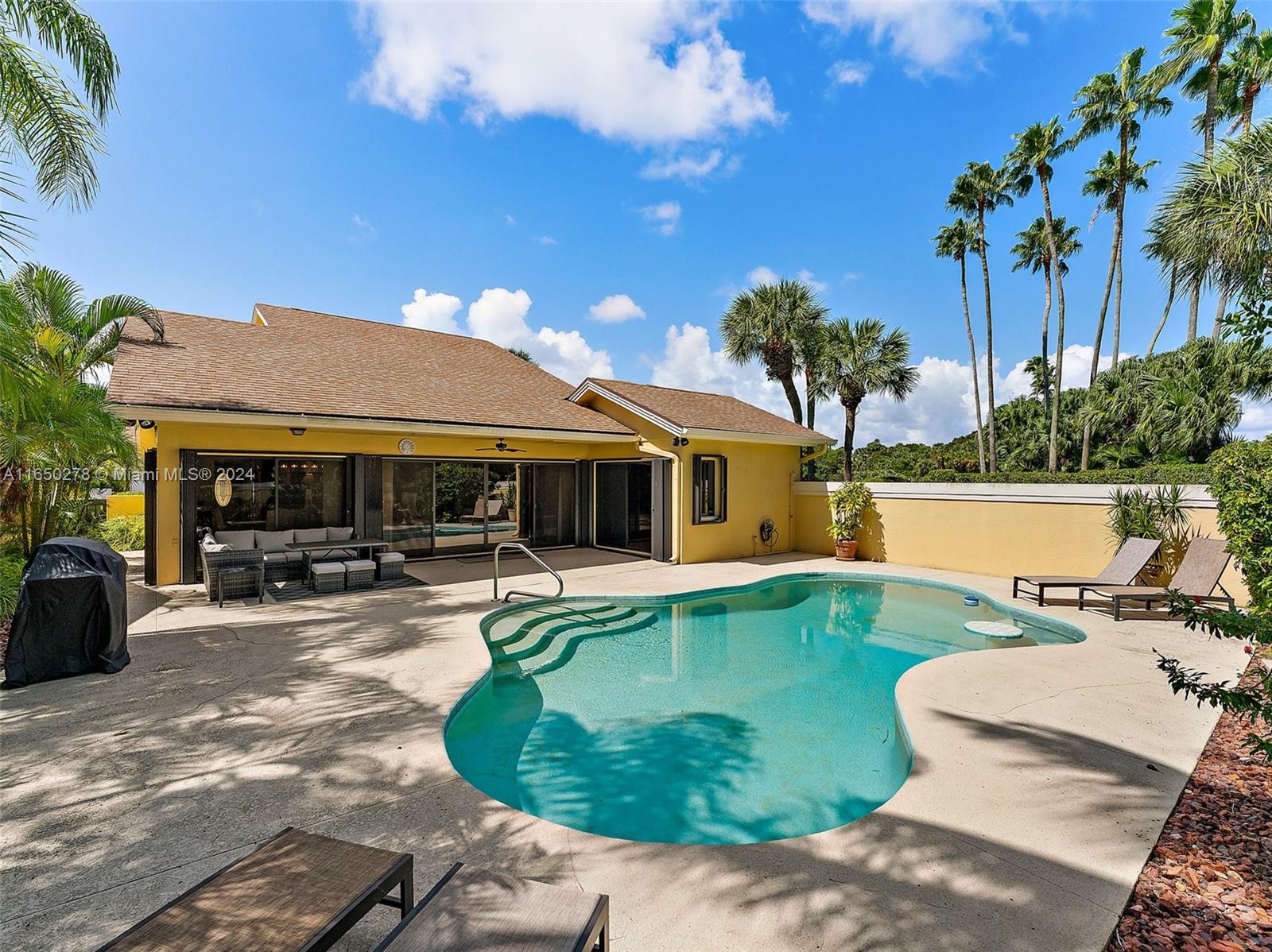 101 Sand Pine Dr # 101