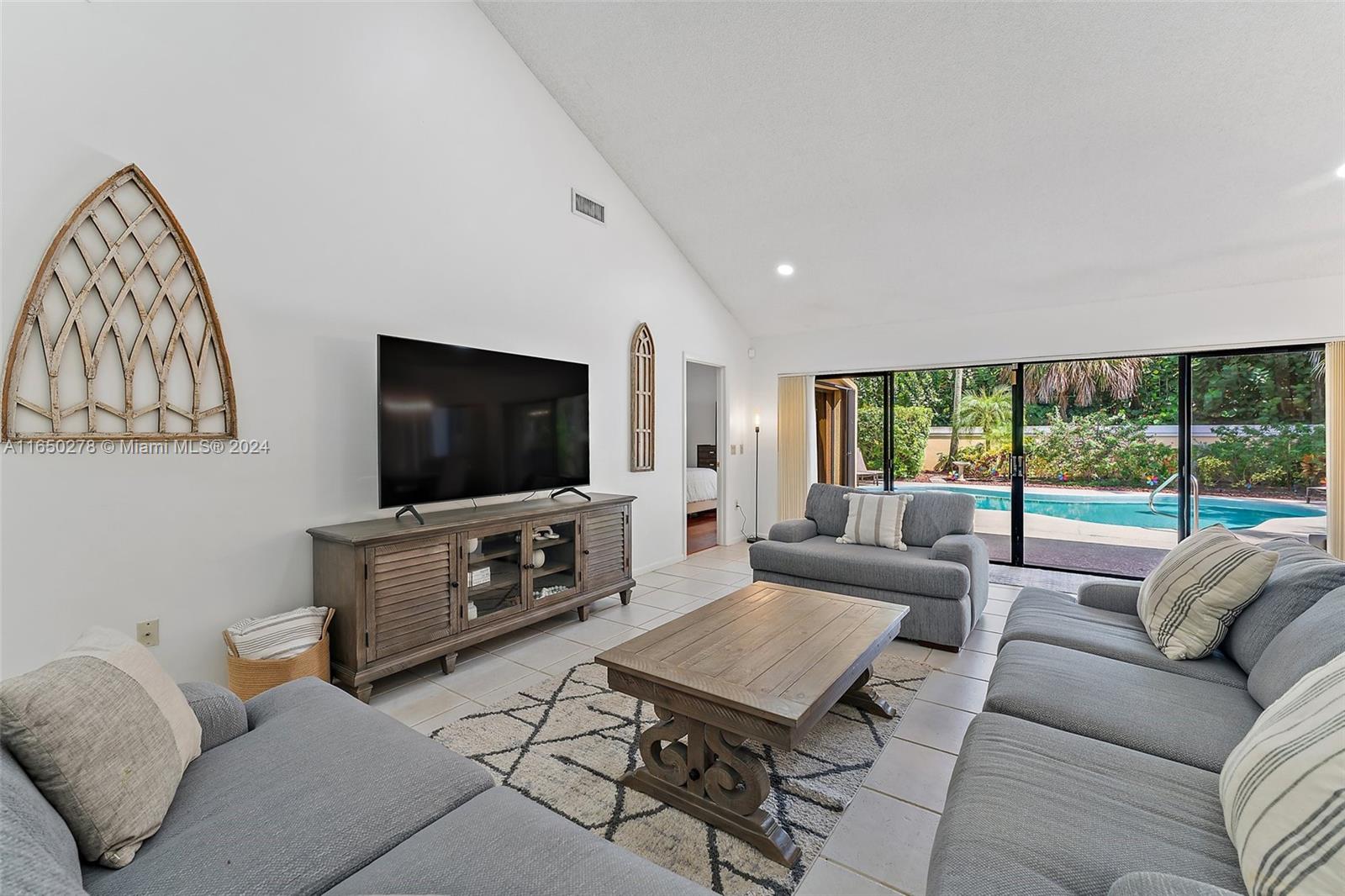 101 Sand Pine Dr # 101