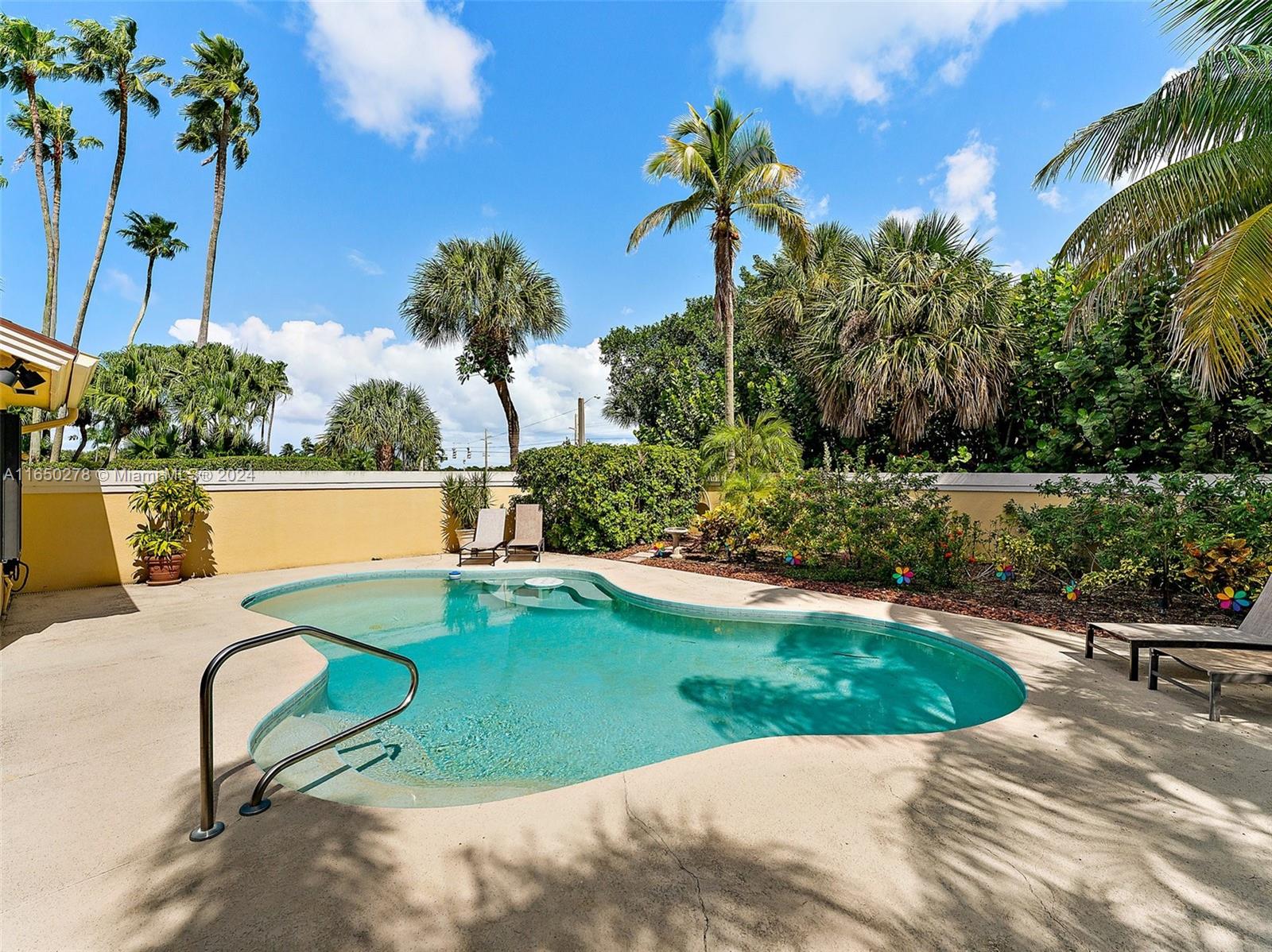 101 Sand Pine Dr # 101