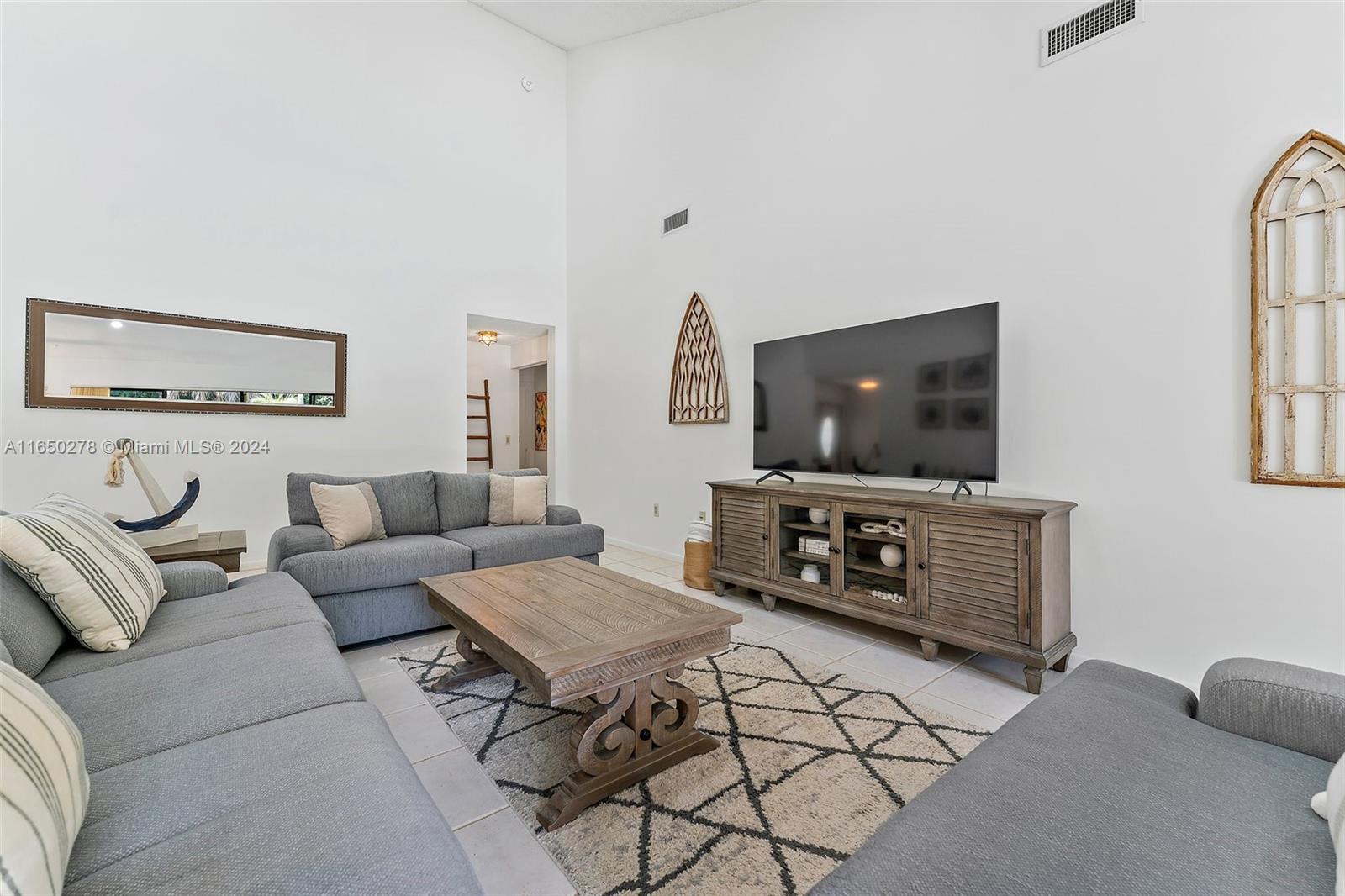 101 Sand Pine Dr # 101