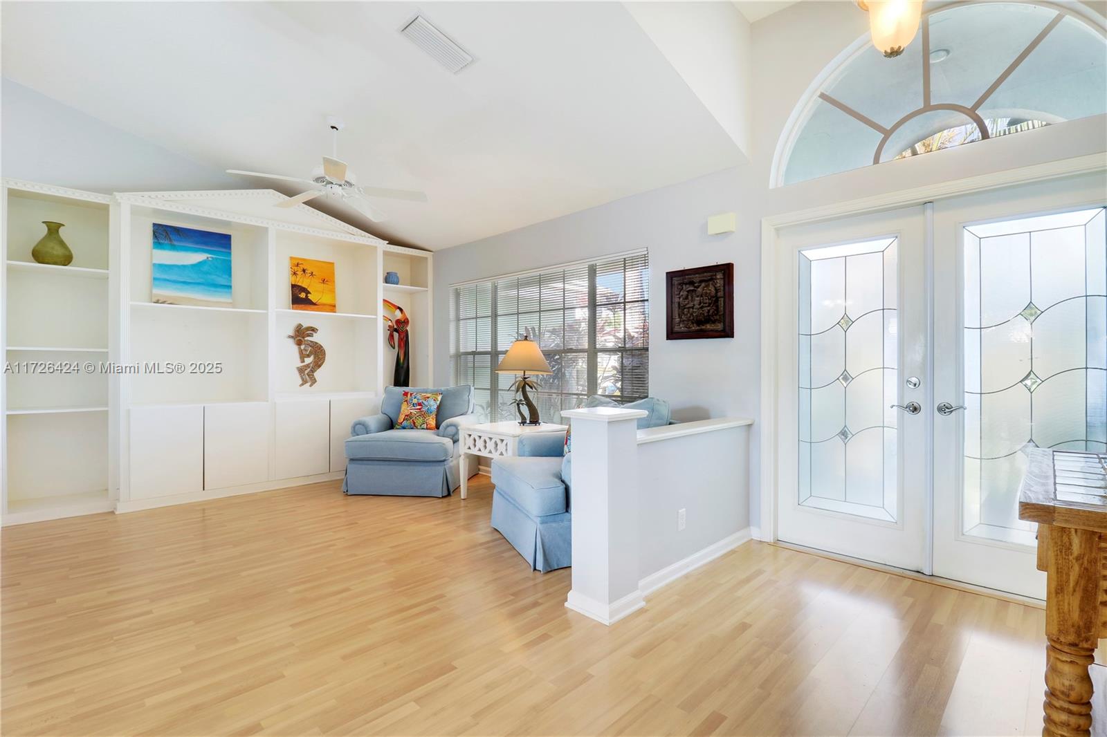 213 Shorewood Way