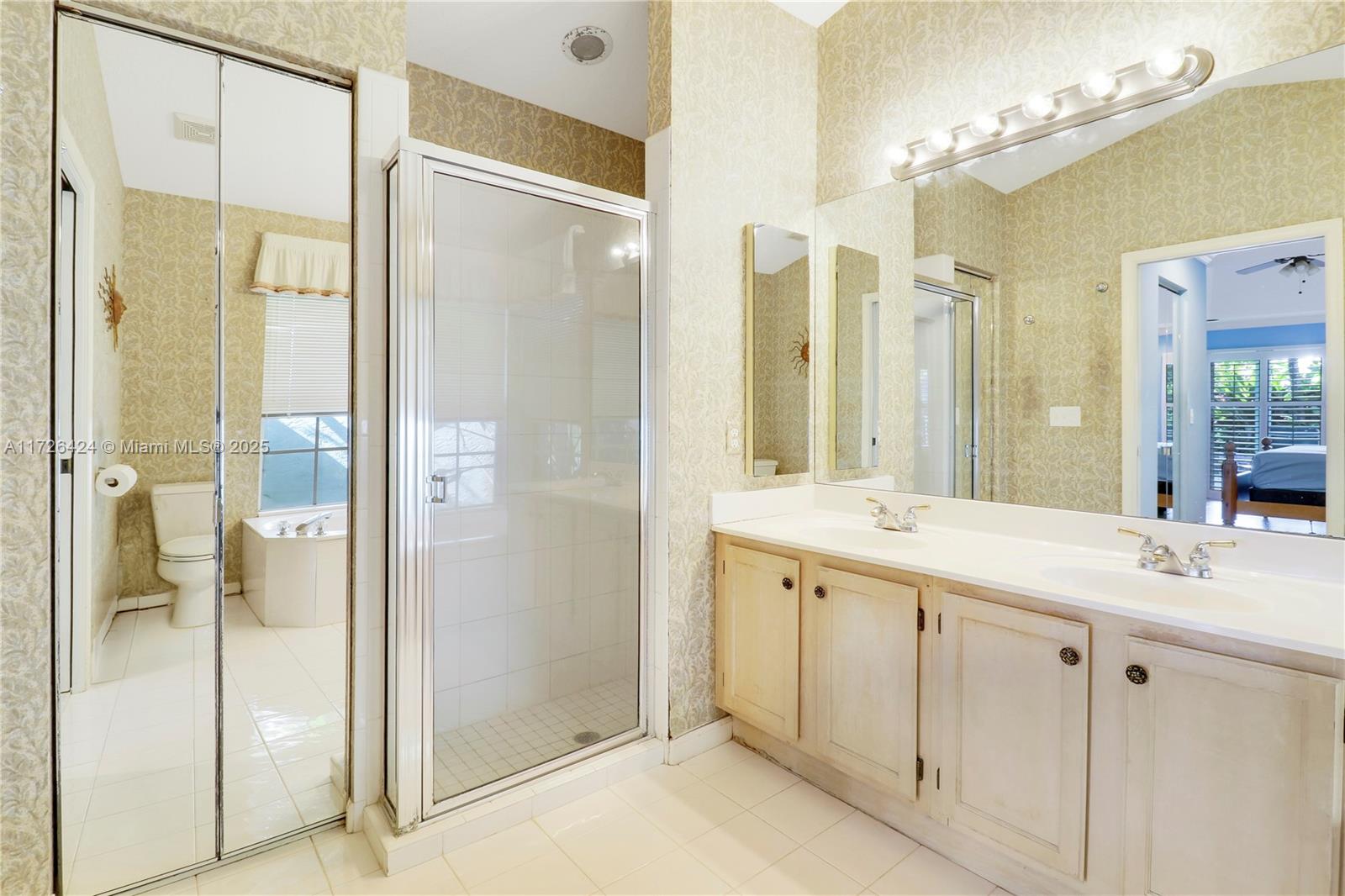 213 Shorewood Way
