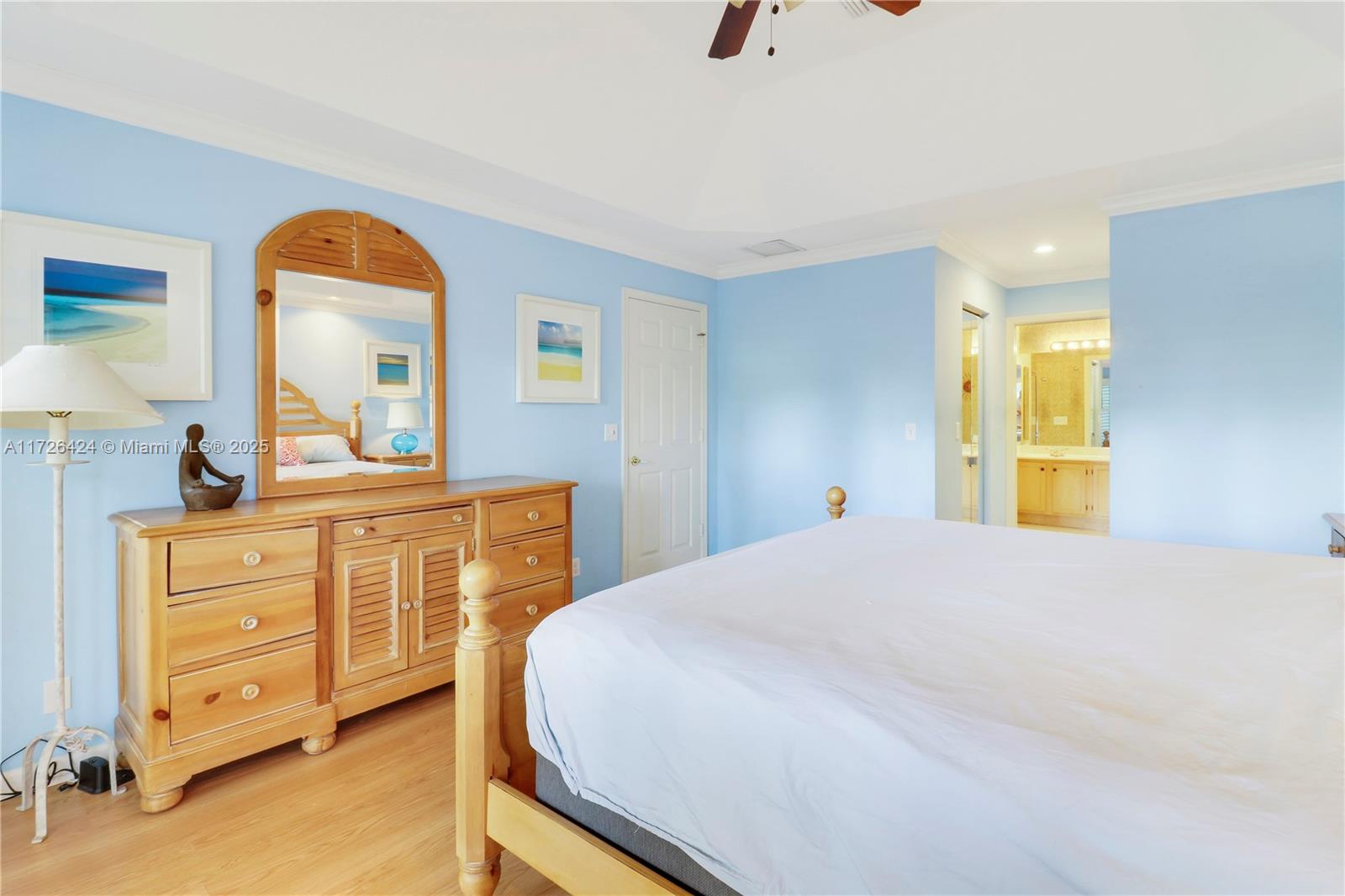 213 Shorewood Way