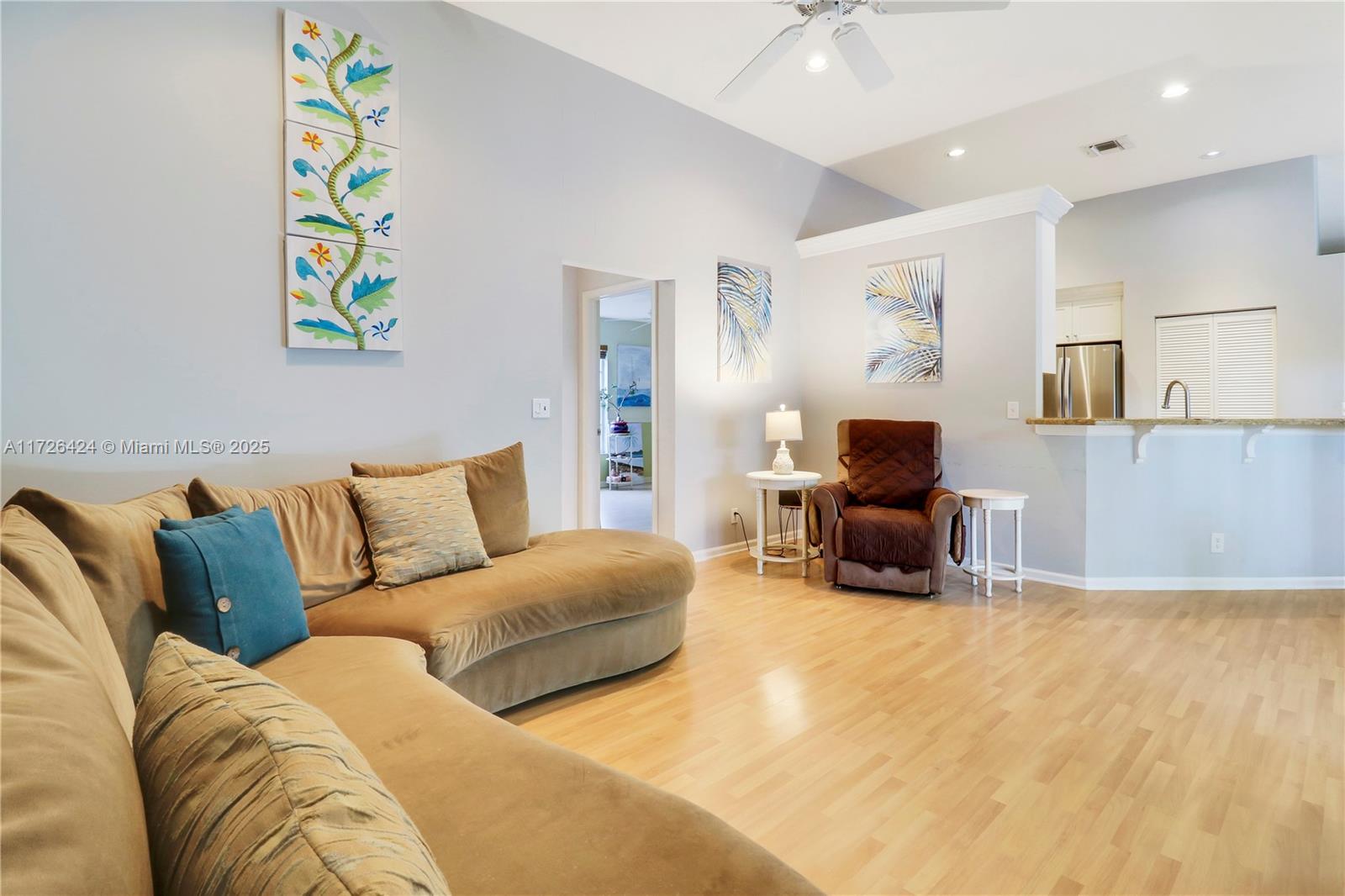 213 Shorewood Way