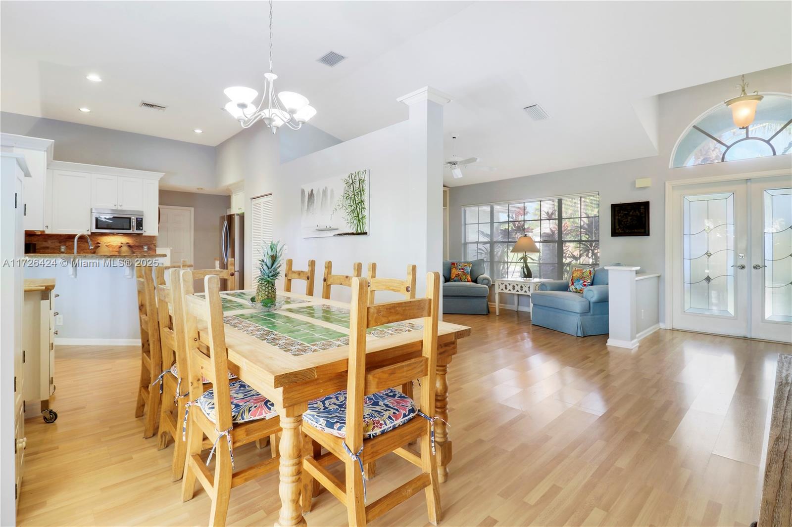 213 Shorewood Way
