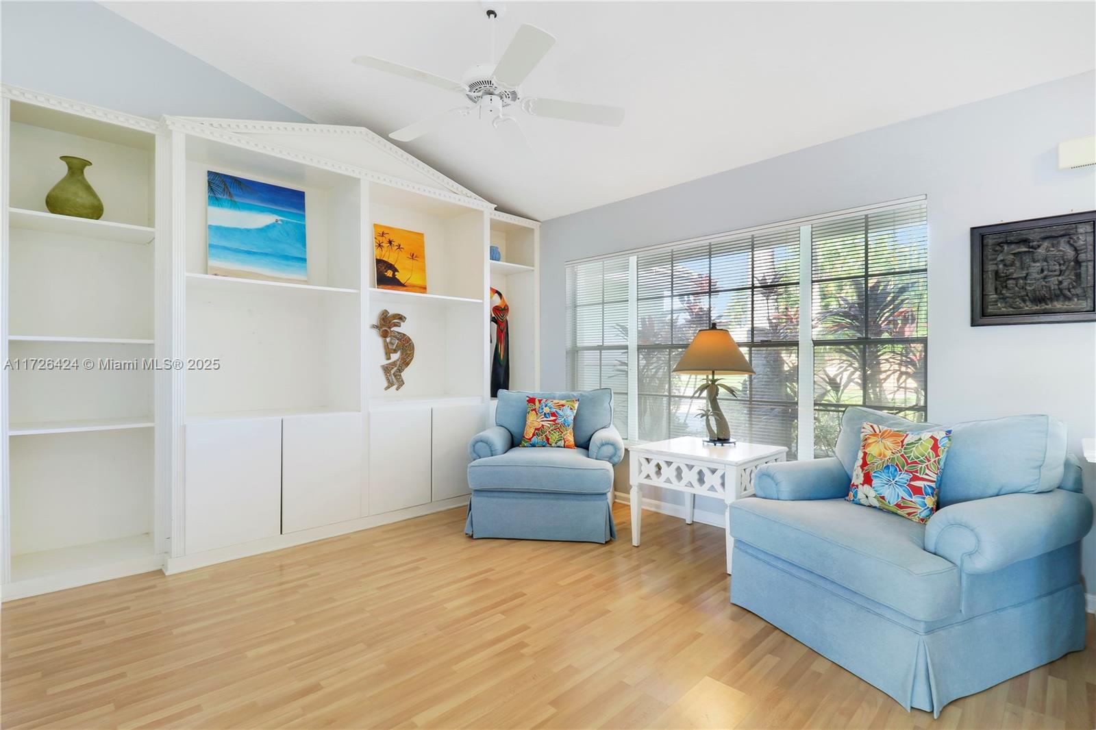 213 Shorewood Way