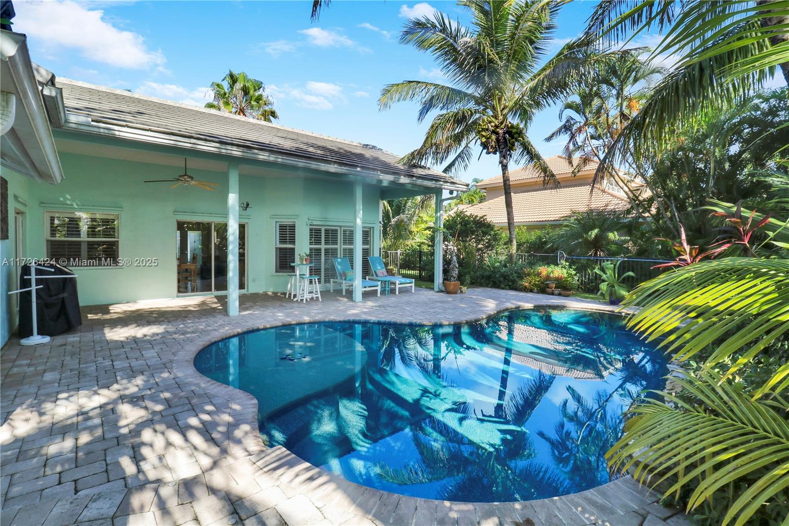 213 Shorewood Way