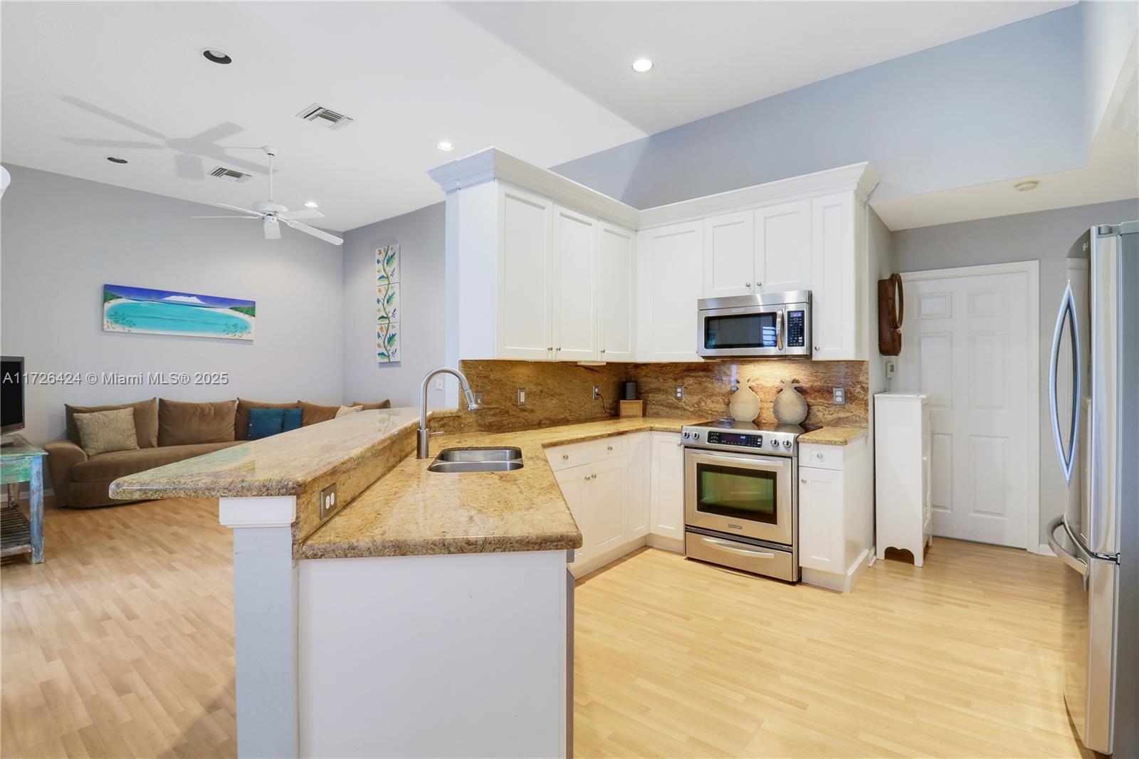 213 Shorewood Way