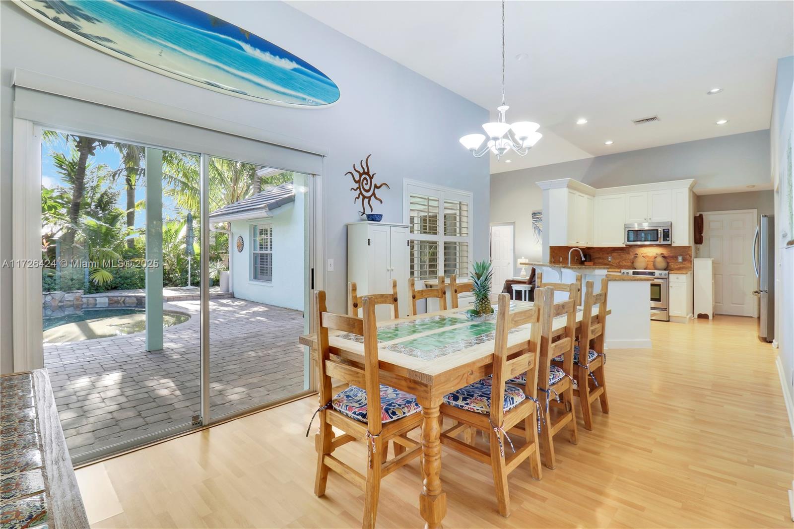 213 Shorewood Way