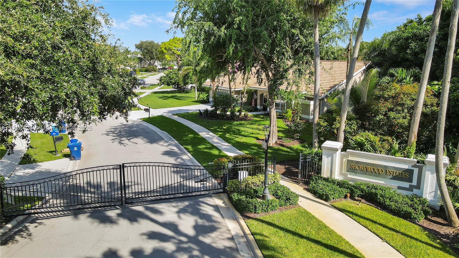 213 Shorewood Way