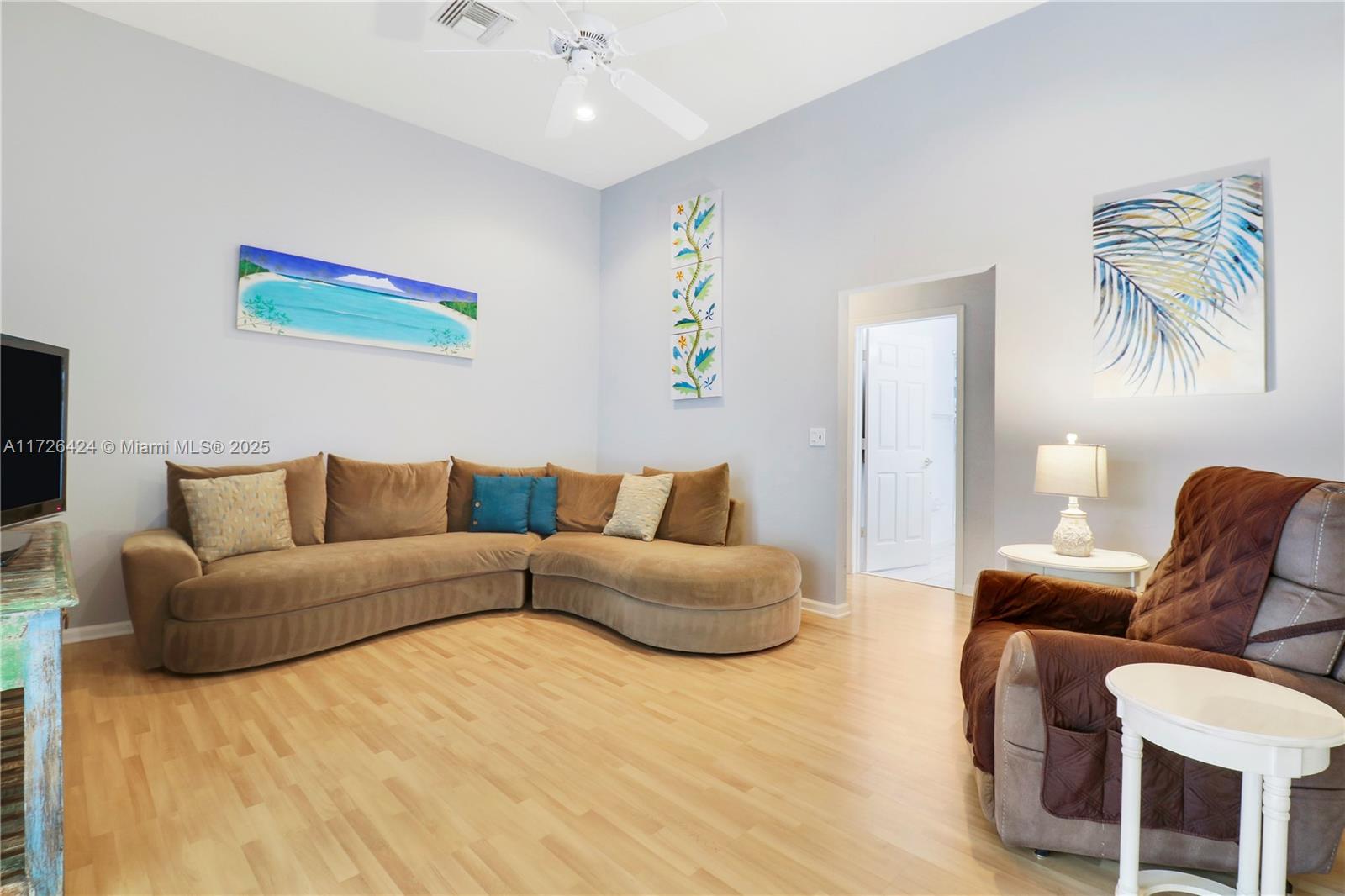213 Shorewood Way