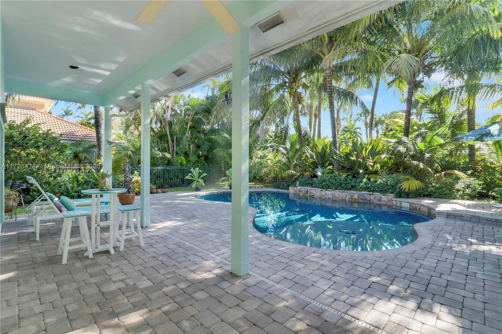213 Shorewood Way