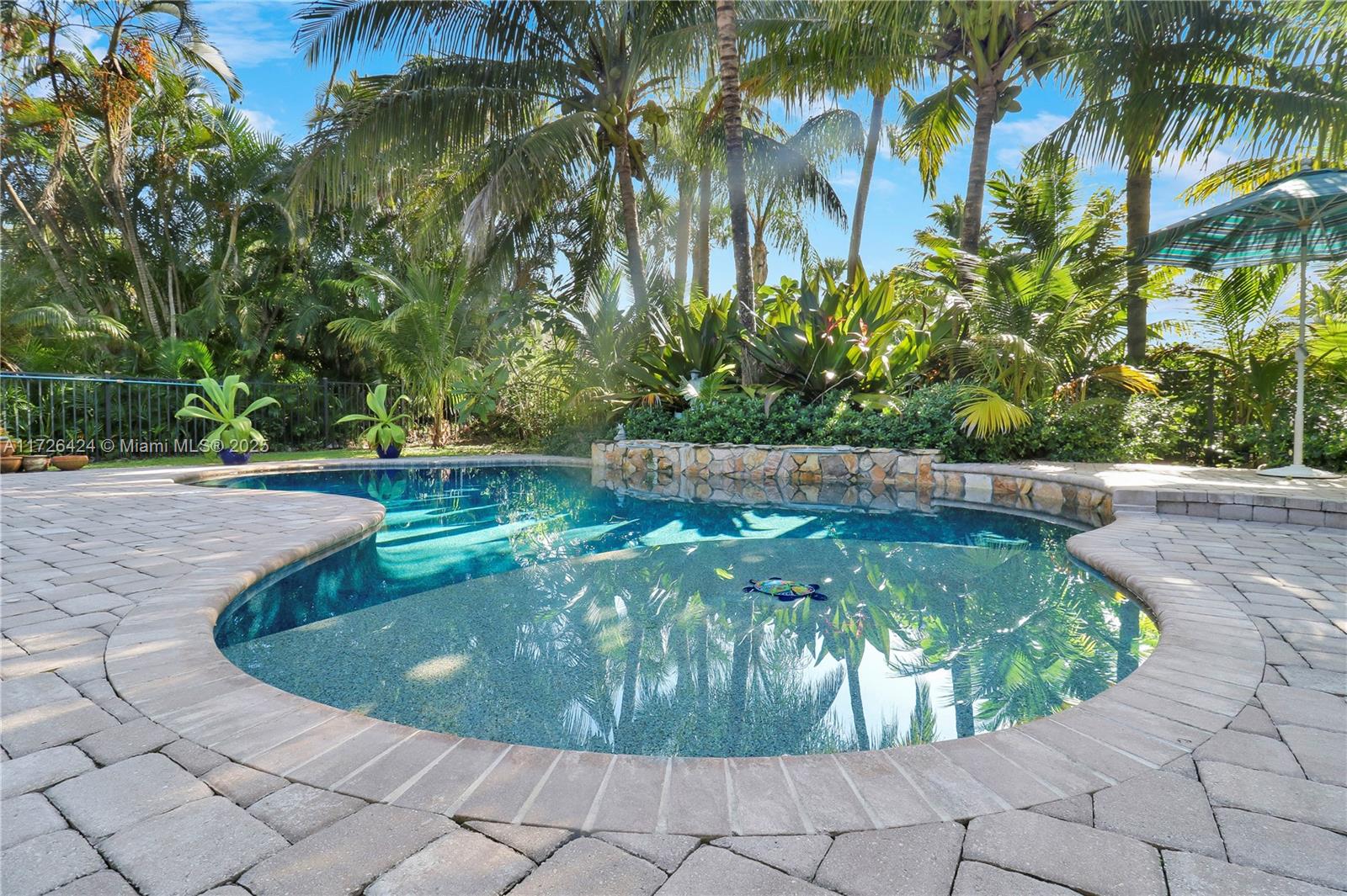 213 Shorewood Way