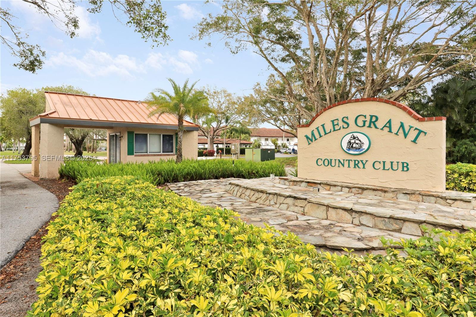 5313 SE Miles Grant Road 206