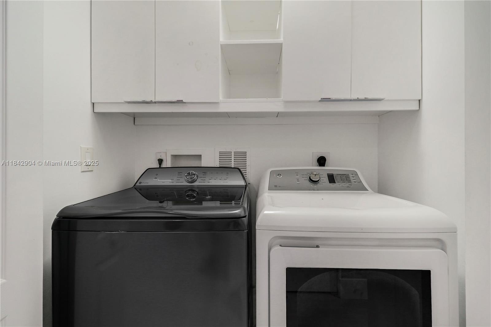 6047 Seminole Gardens Cir # 6047