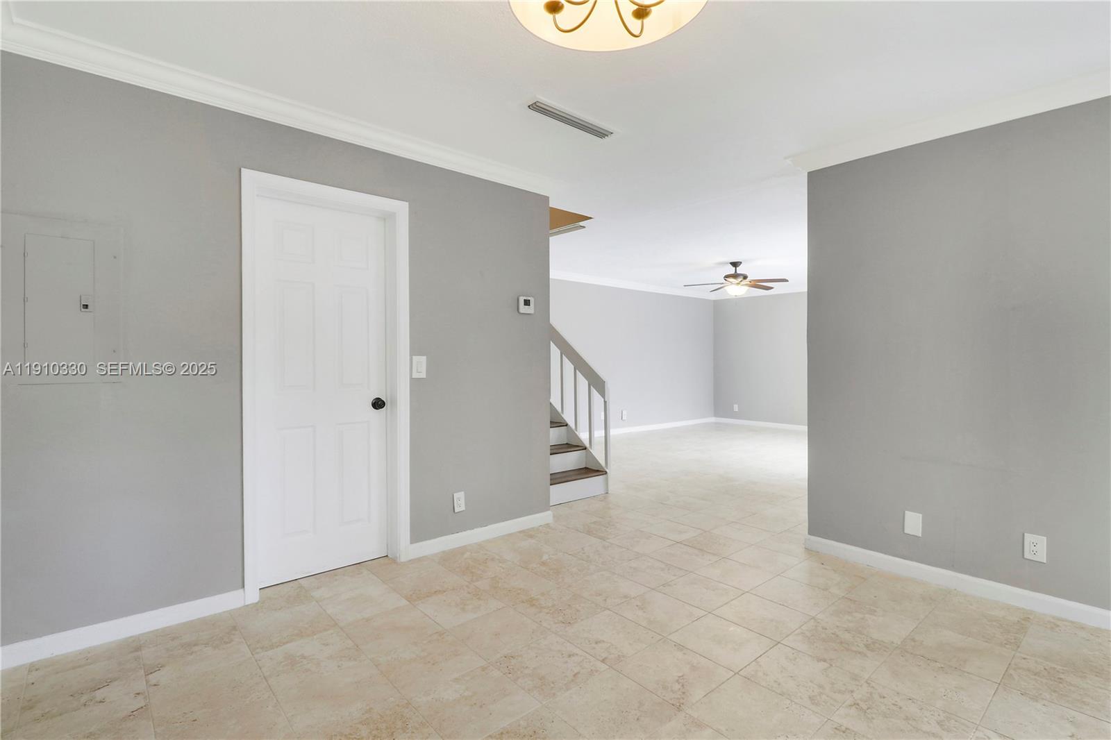 110 N Delaware Boulevard 18B